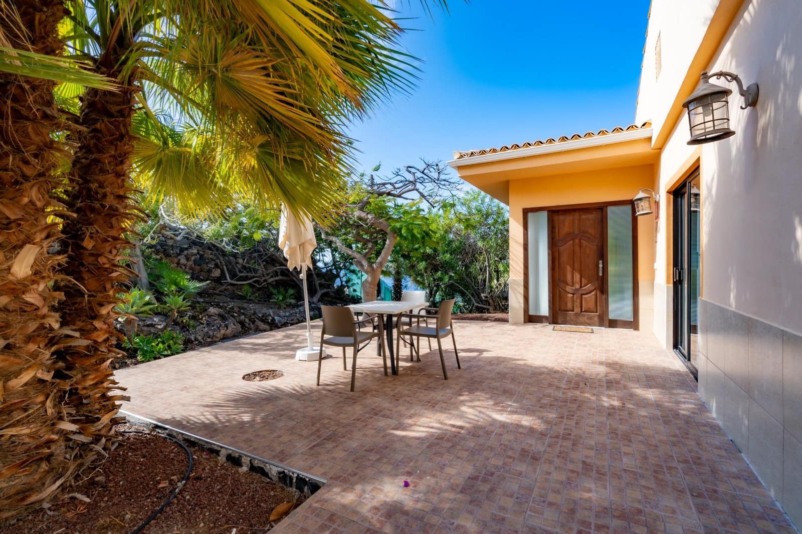 14 quarto Moradia para venda em Guia de Isora com piscina - 2 499 000 € (Ref: 9670761)