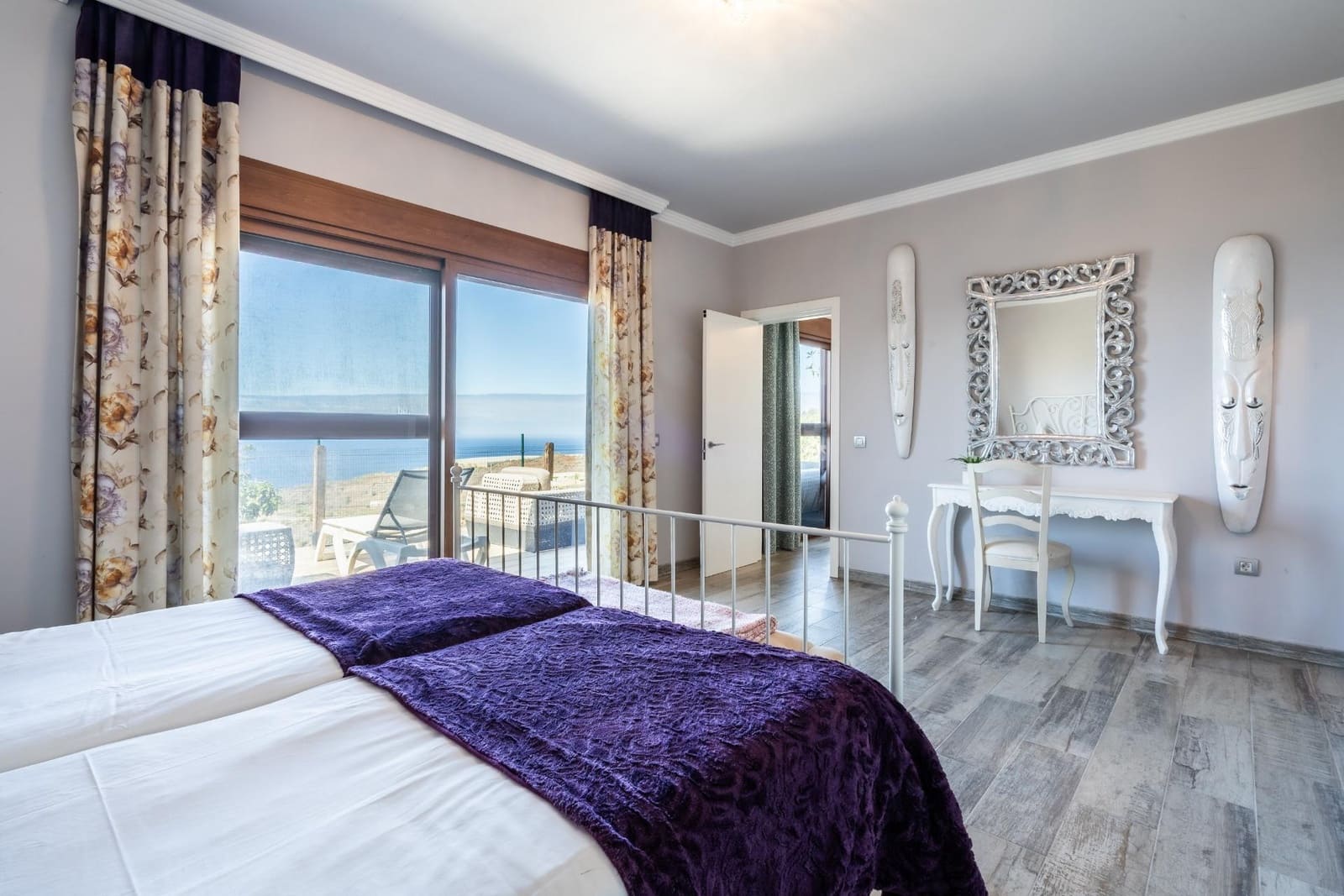 14 quarto Moradia para venda em Guia de Isora com piscina - 2 499 000 € (Ref: 9670761)