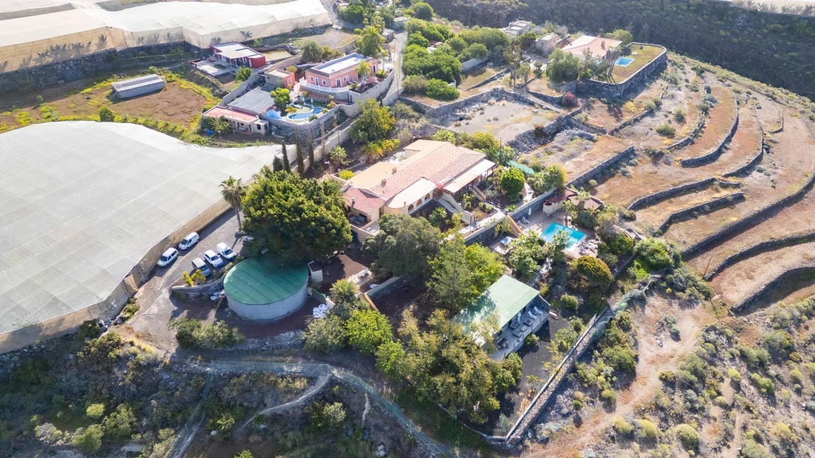 14 quarto Moradia para venda em Guia de Isora com piscina - 2 499 000 € (Ref: 9670761)