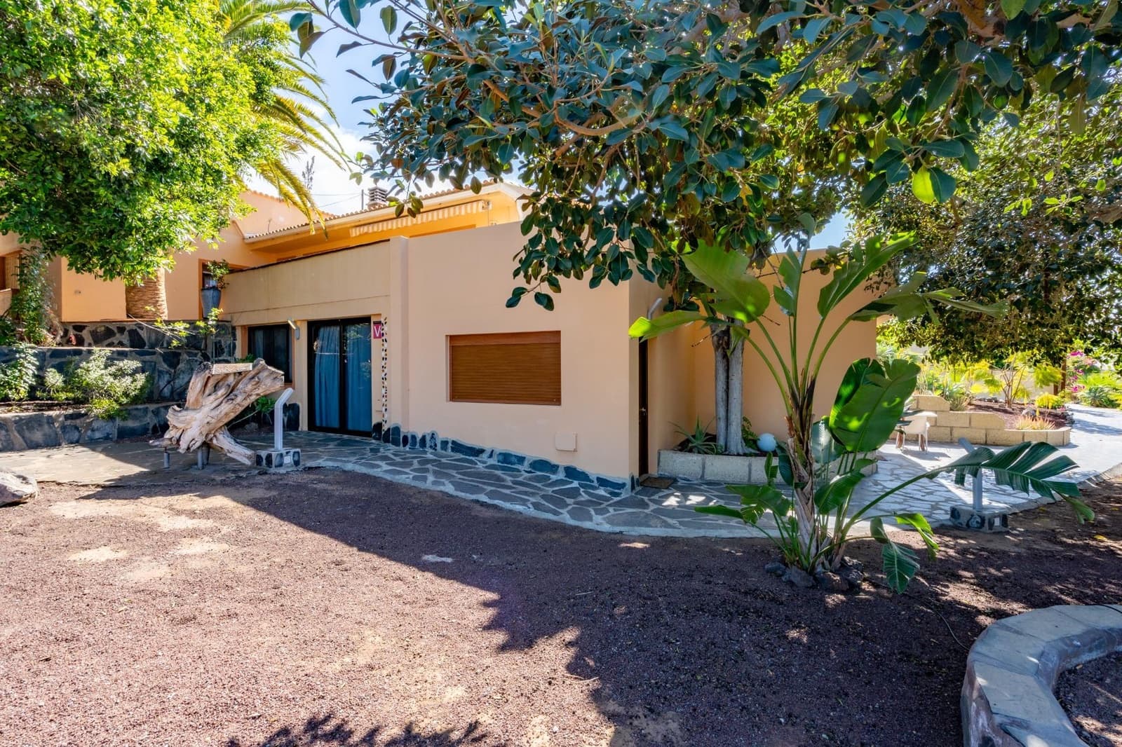 14 quarto Moradia para venda em Guia de Isora com piscina - 2 499 000 € (Ref: 9670761)