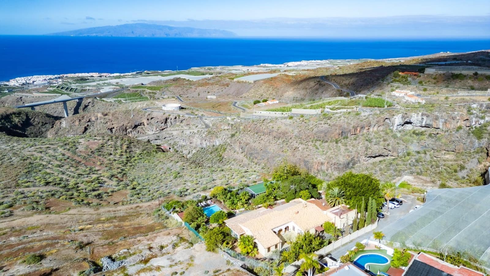 14 bedroom Villa for sale in Guia de Isora with pool - € 2,499,000 (Ref: 9670761)