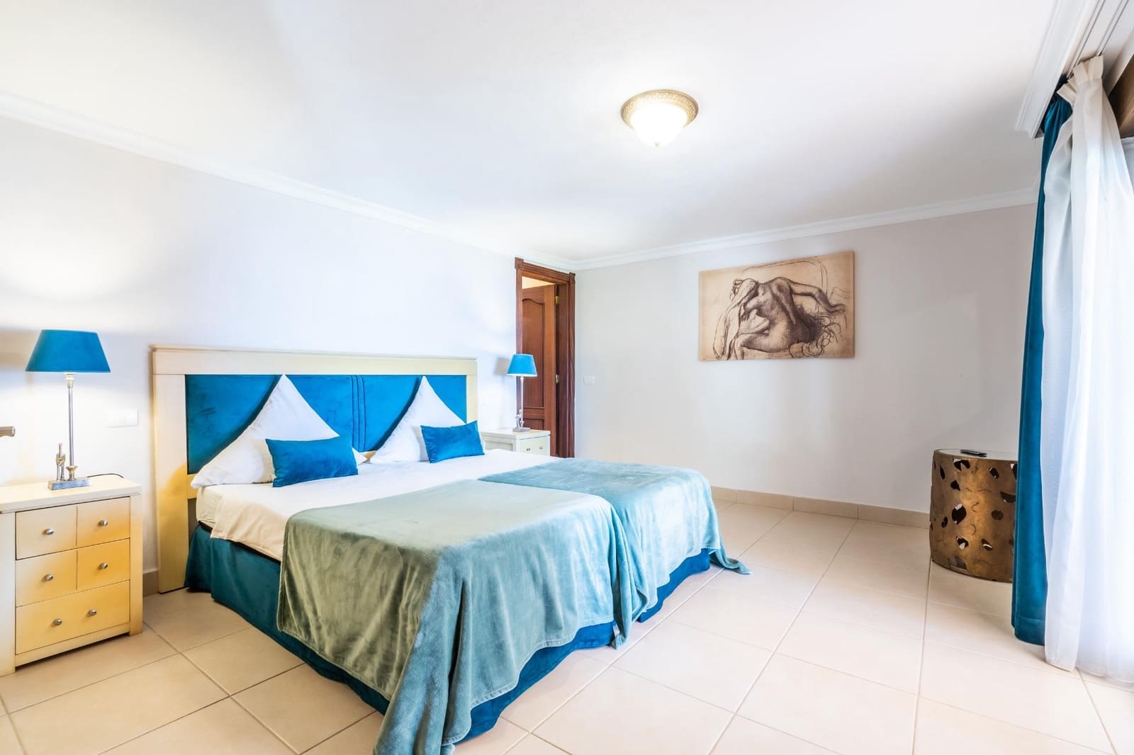 14 bedroom Villa for sale in Guia de Isora with pool - € 2,499,000 (Ref: 9670761)