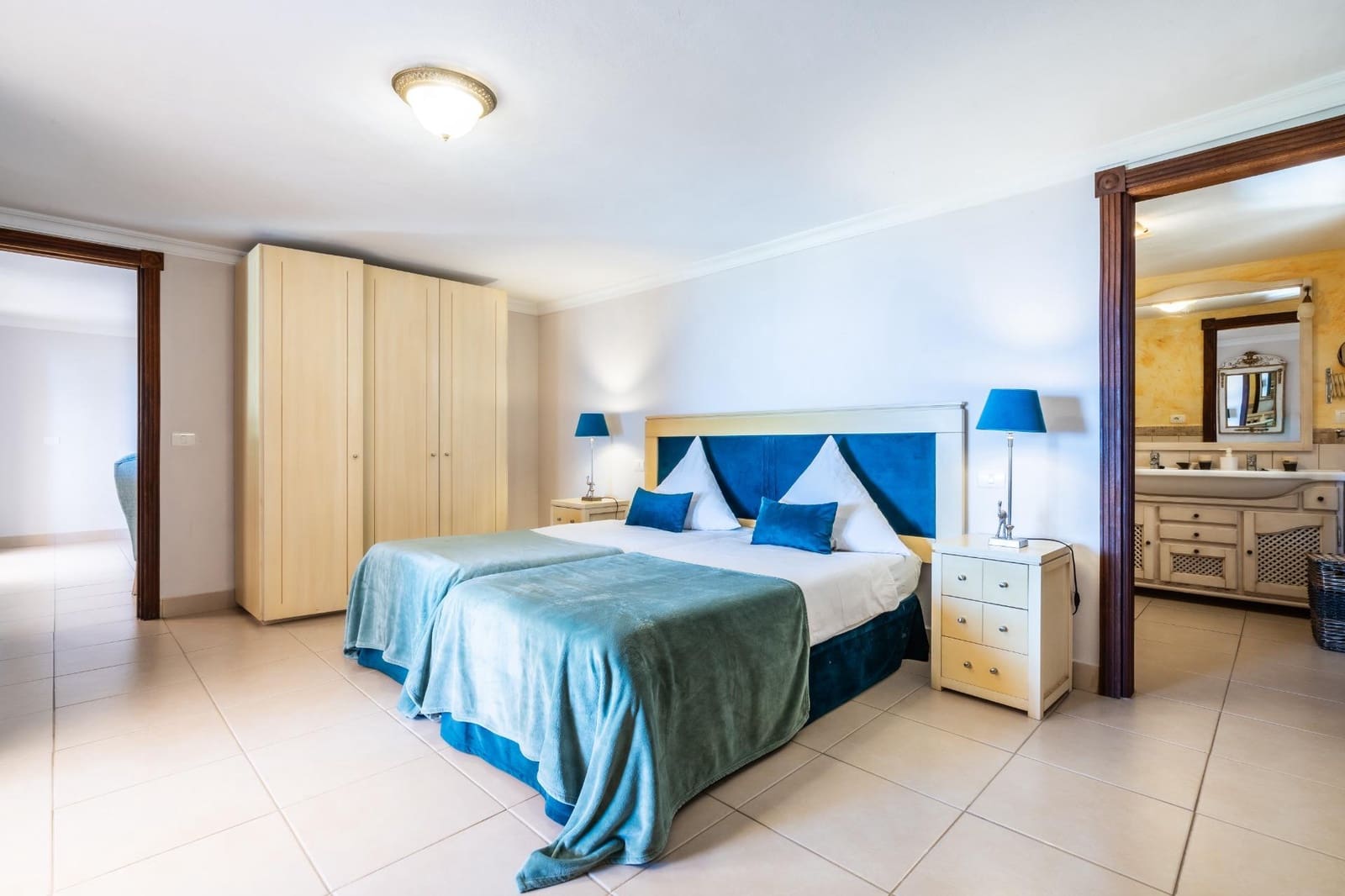 14 bedroom Villa for sale in Guia de Isora with pool - € 2,499,000 (Ref: 9670761)