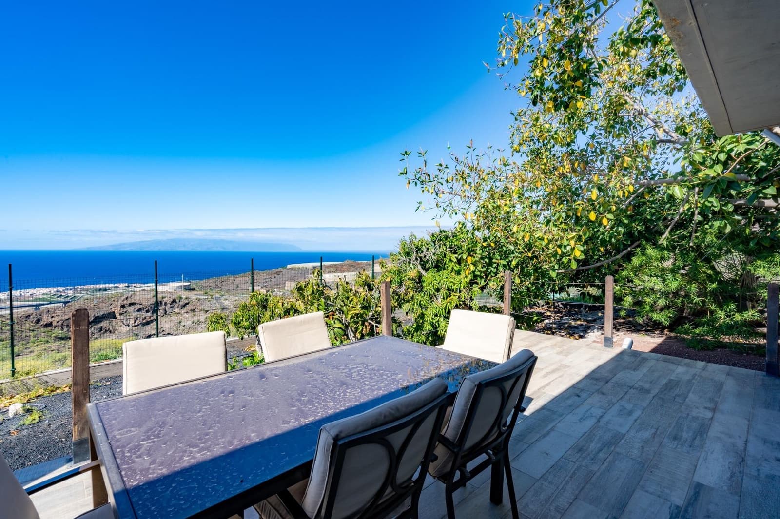 14 bedroom Villa for sale in Guia de Isora with pool - € 2,499,000 (Ref: 9670761)