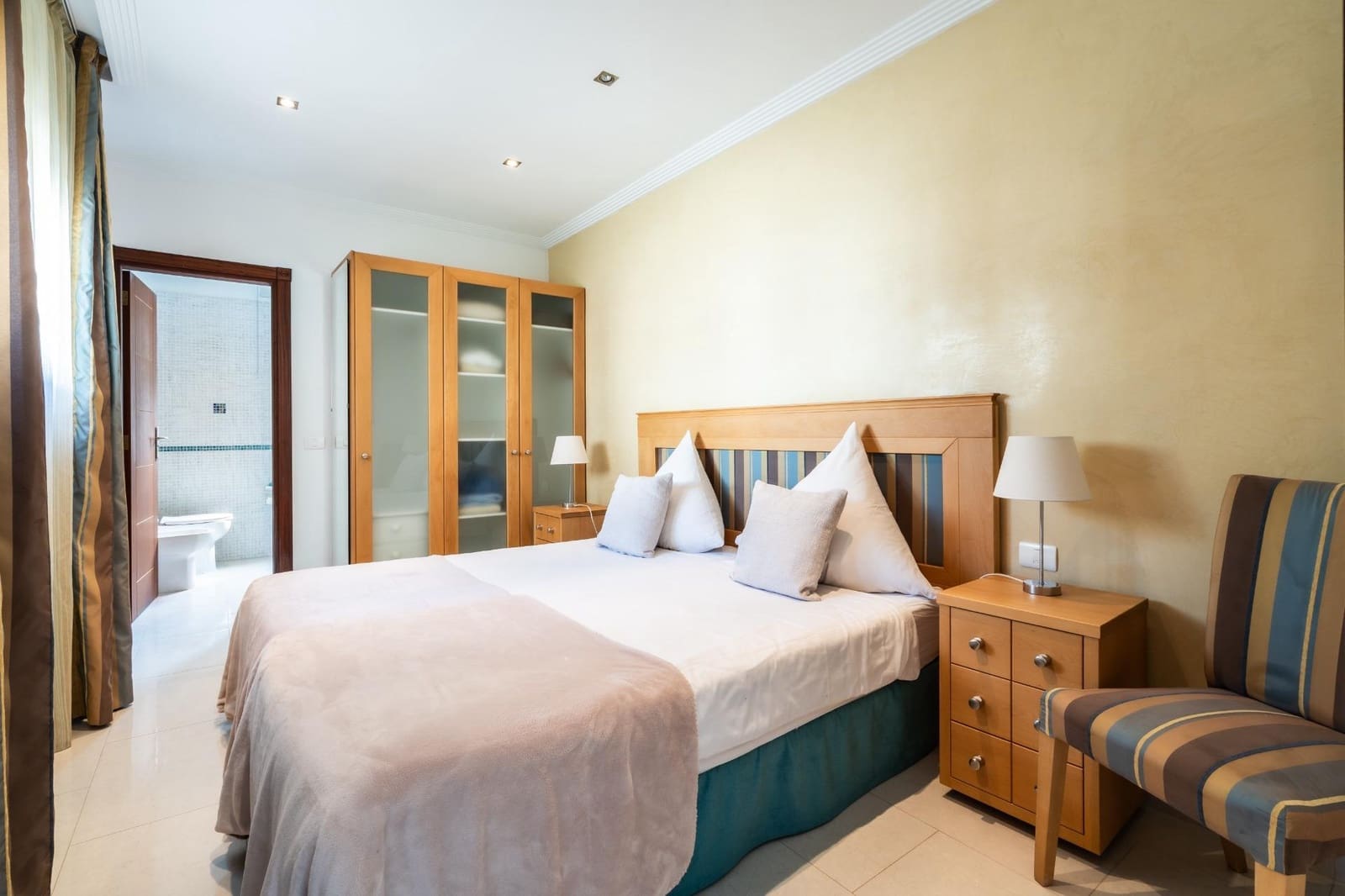 14 bedroom Villa for sale in Guia de Isora with pool - € 2,499,000 (Ref: 9670761)