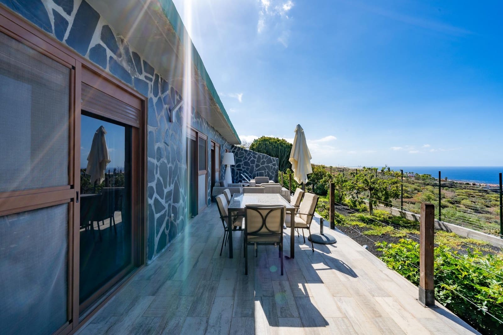 14 bedroom Villa for sale in Guia de Isora with pool - € 2,499,000 (Ref: 9670761)