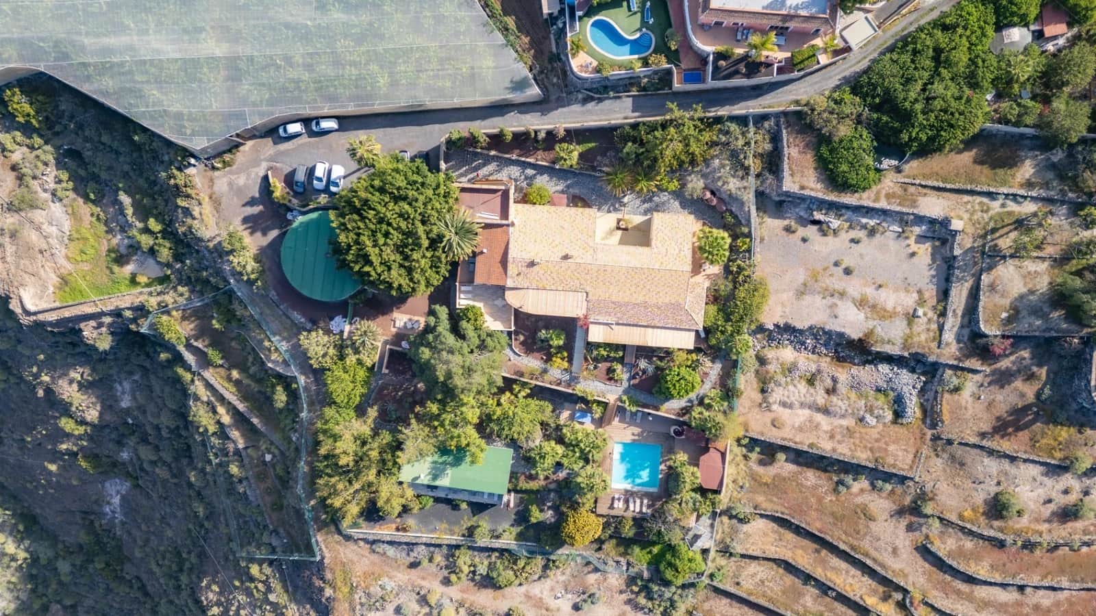 14 bedroom Villa for sale in Guia de Isora with pool - € 2,499,000 (Ref: 9670761)
