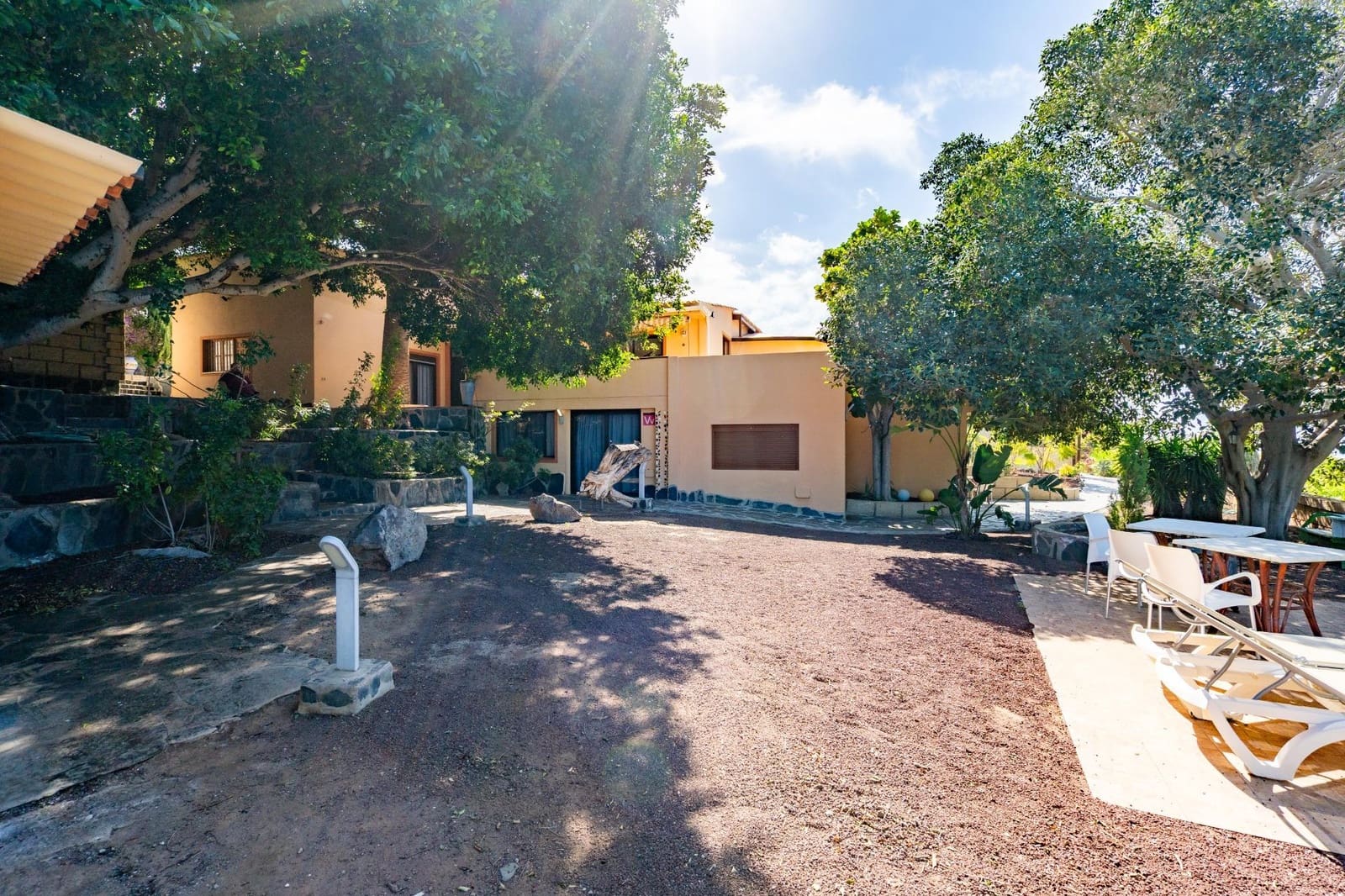 14 bedroom Villa for sale in Guia de Isora with pool - € 2,499,000 (Ref: 9670761)