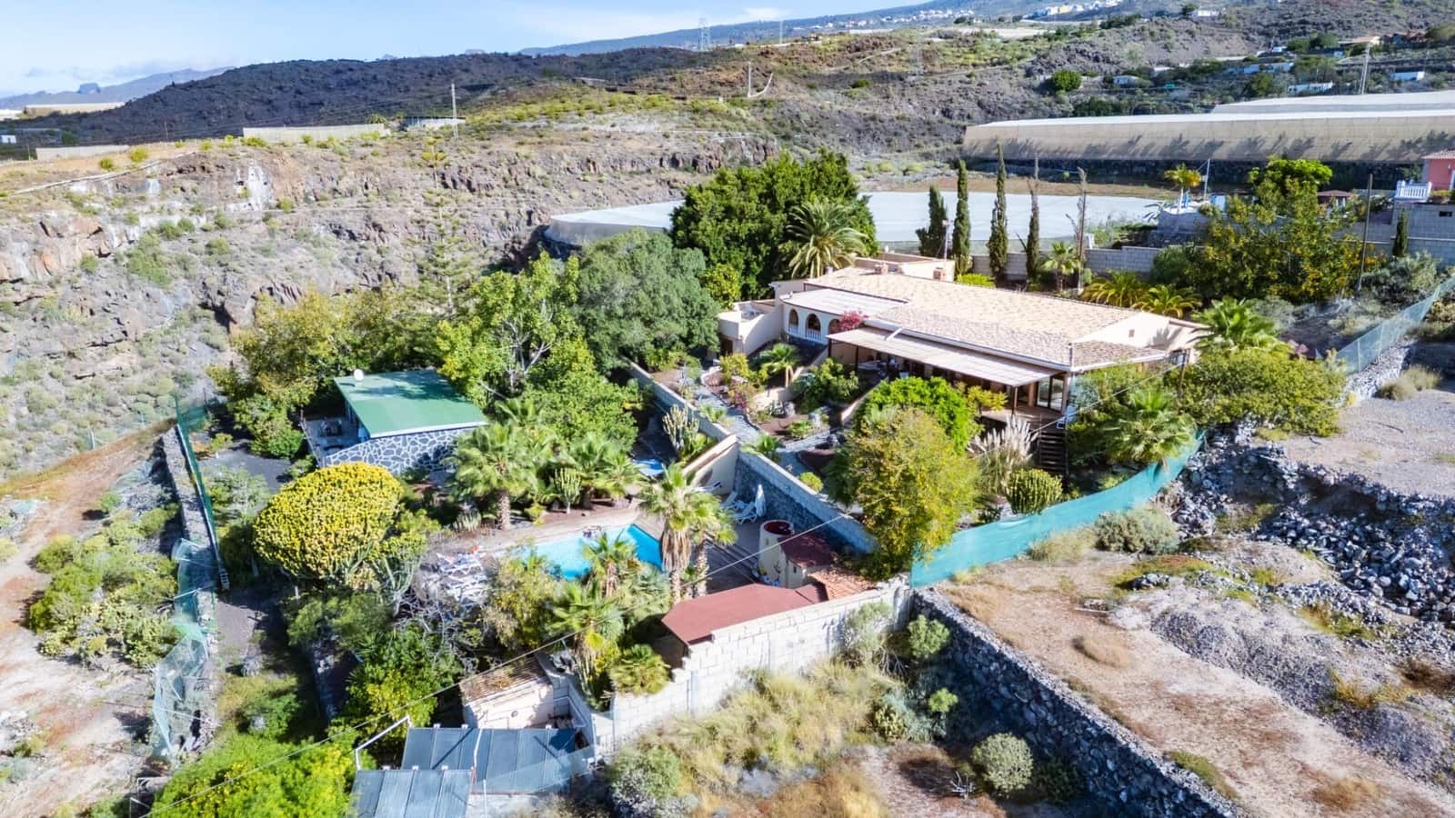 14 bedroom Villa for sale in Guia de Isora with pool - € 2,499,000 (Ref: 9670761)