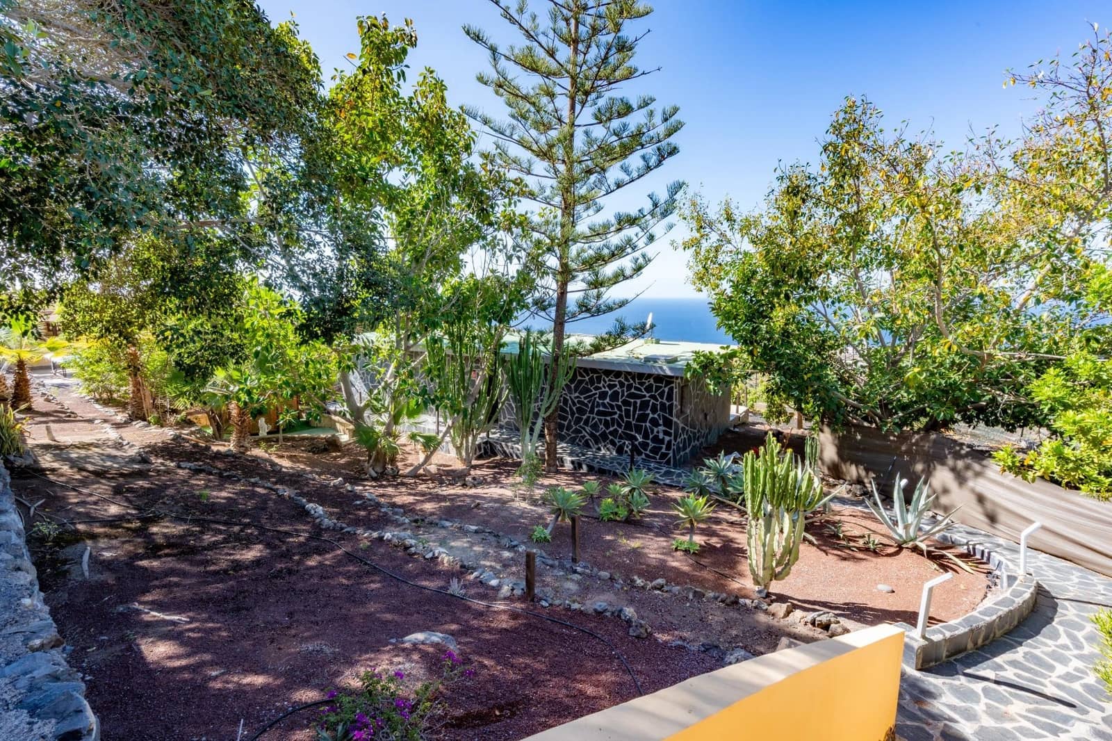 14 bedroom Villa for sale in Guia de Isora with pool - € 2,499,000 (Ref: 9670761)