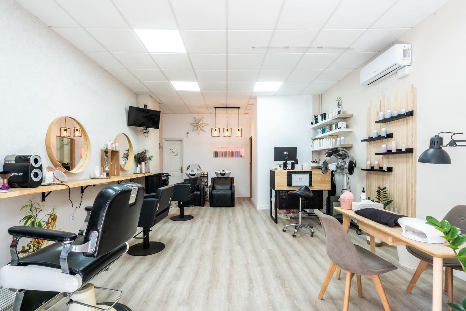 Erhverv til leje i Arona - € 650 (Ref: 9674308)