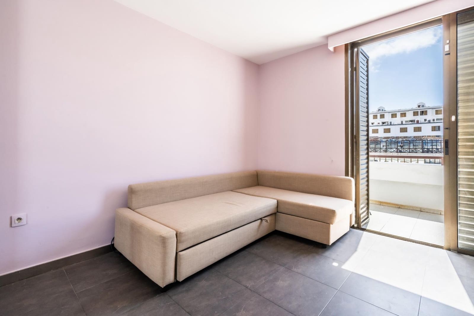 Studio for rent in Costa Adeje with pool - € 990 (Ref: 9735665)