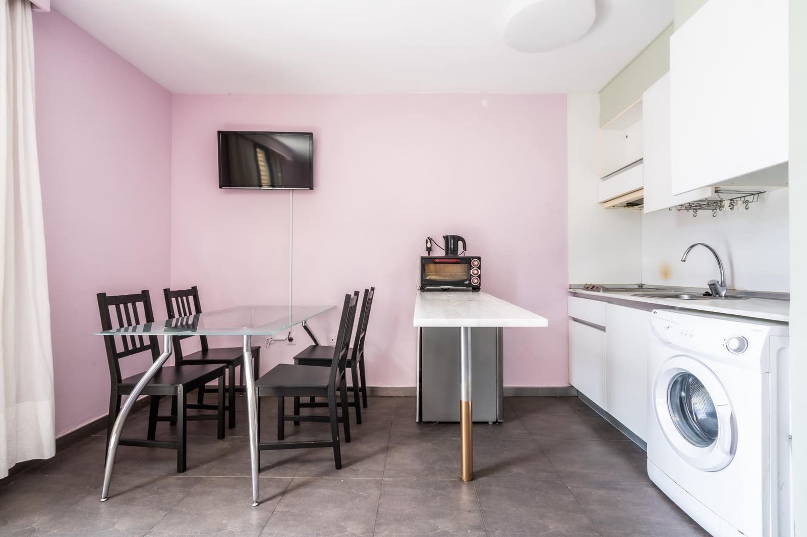 Studio for rent in Costa Adeje with pool - € 990 (Ref: 9735665)