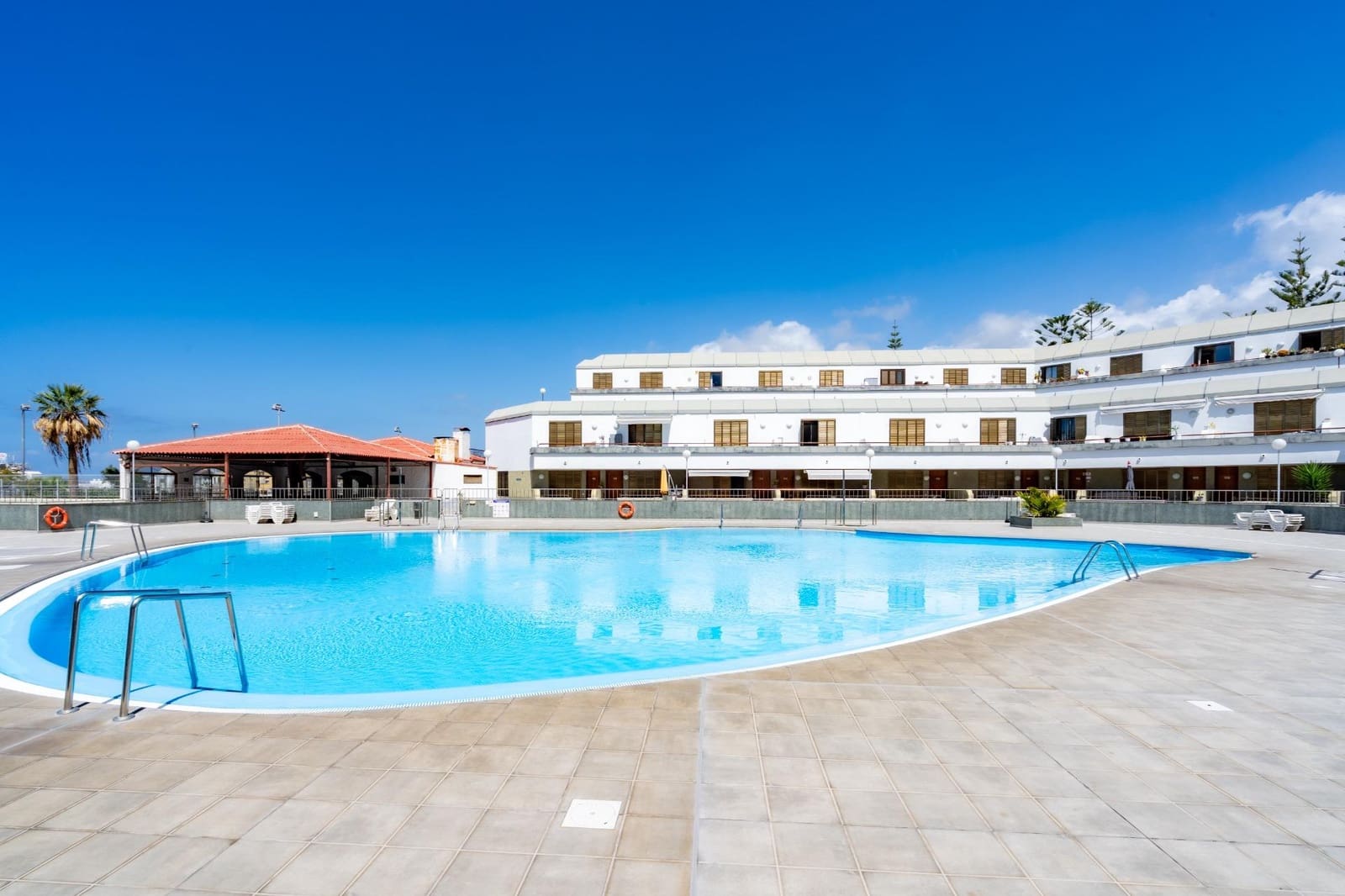 Studio for rent in Costa Adeje with pool - € 990 (Ref: 9735665)