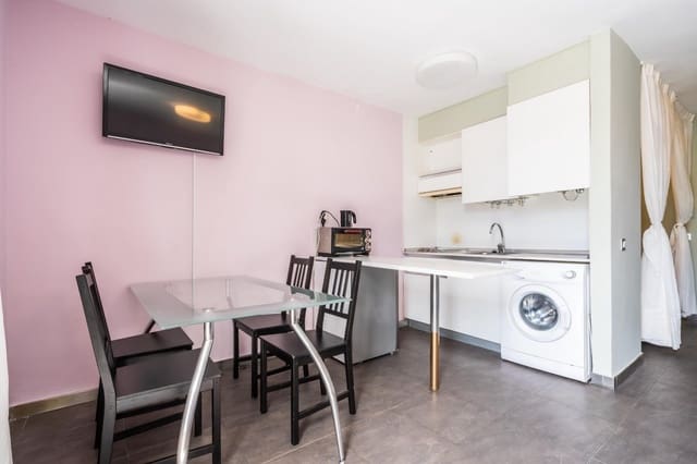 Studio for rent in Costa Adeje, Adeje with pool - € 990 (Ref: 9735665)