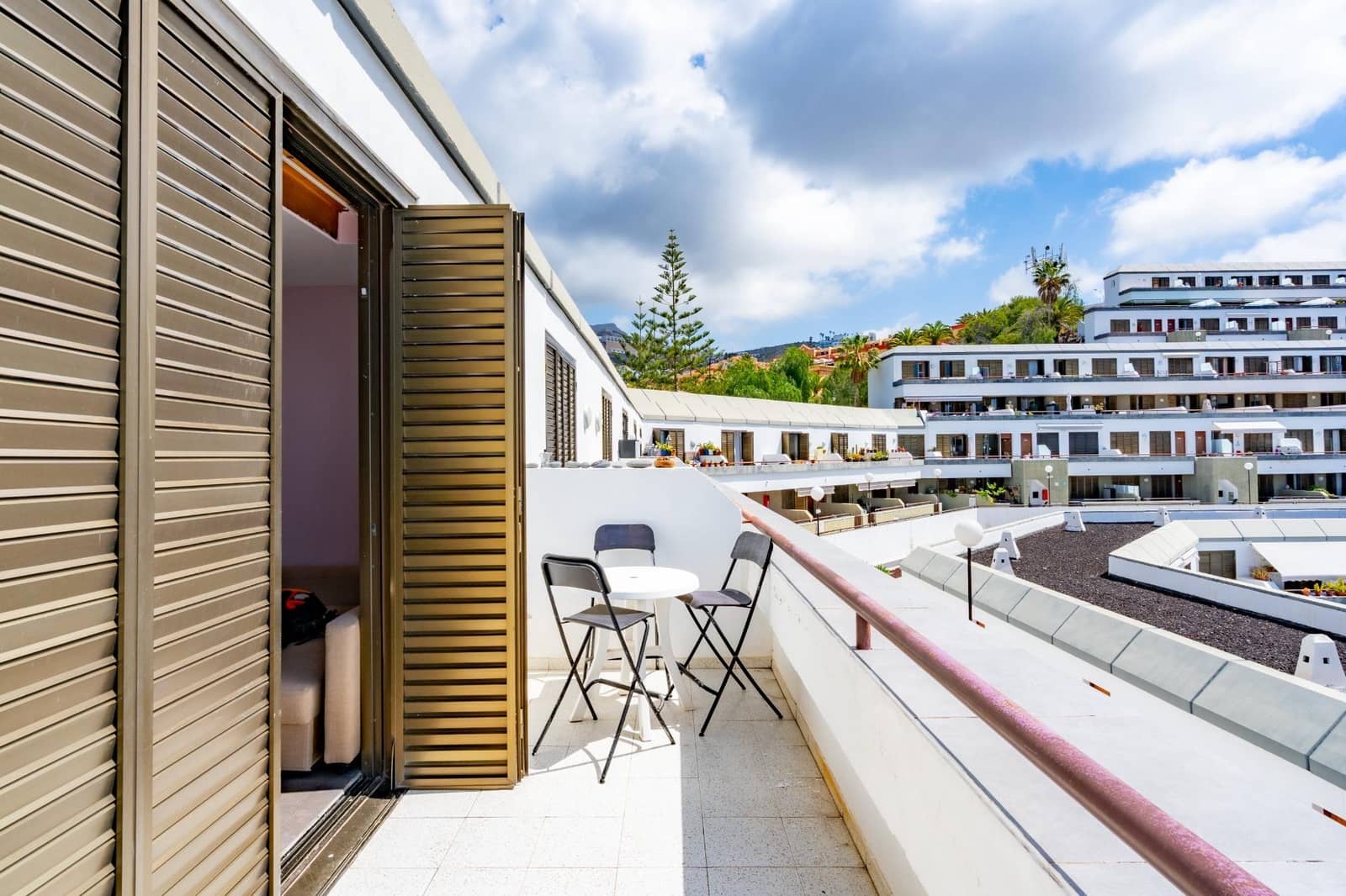 Studio for rent in Costa Adeje with pool - € 990 (Ref: 9735665)