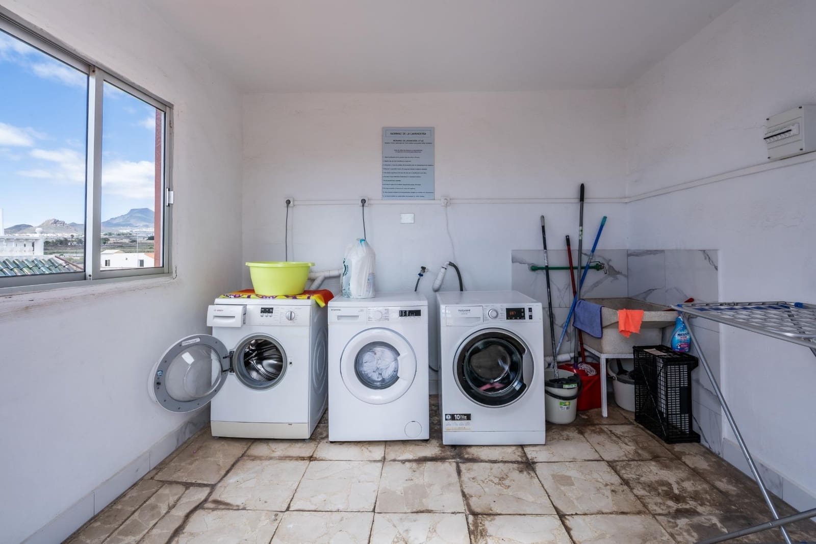 23 slaapkamer Commercieel te koop in Guargacho met garage - € 1.535.000 (Ref: 9743150)