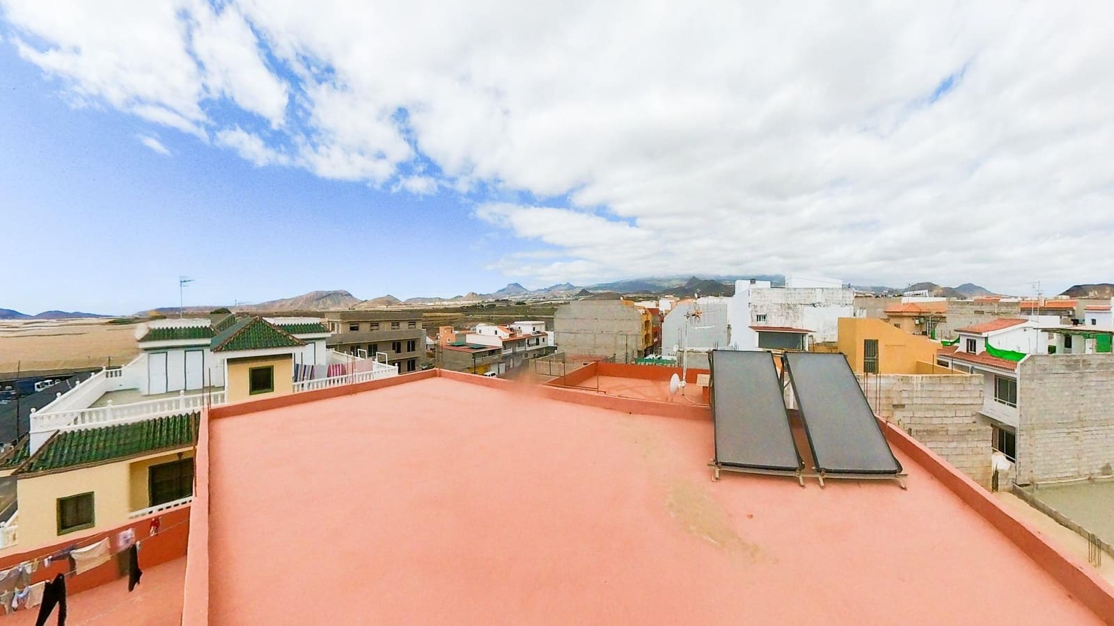 23 slaapkamer Commercieel te koop in Guargacho met garage - € 1.535.000 (Ref: 9743150)