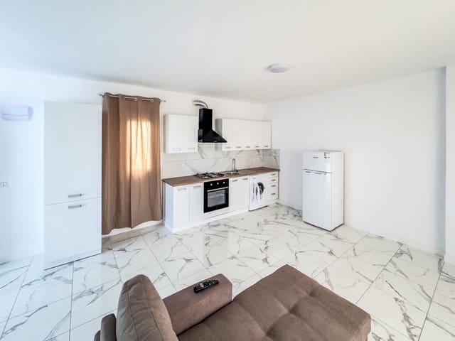 23 slaapkamer Commercieel te koop in Guargacho met garage - € 1.535.000 (Ref: 9743150)