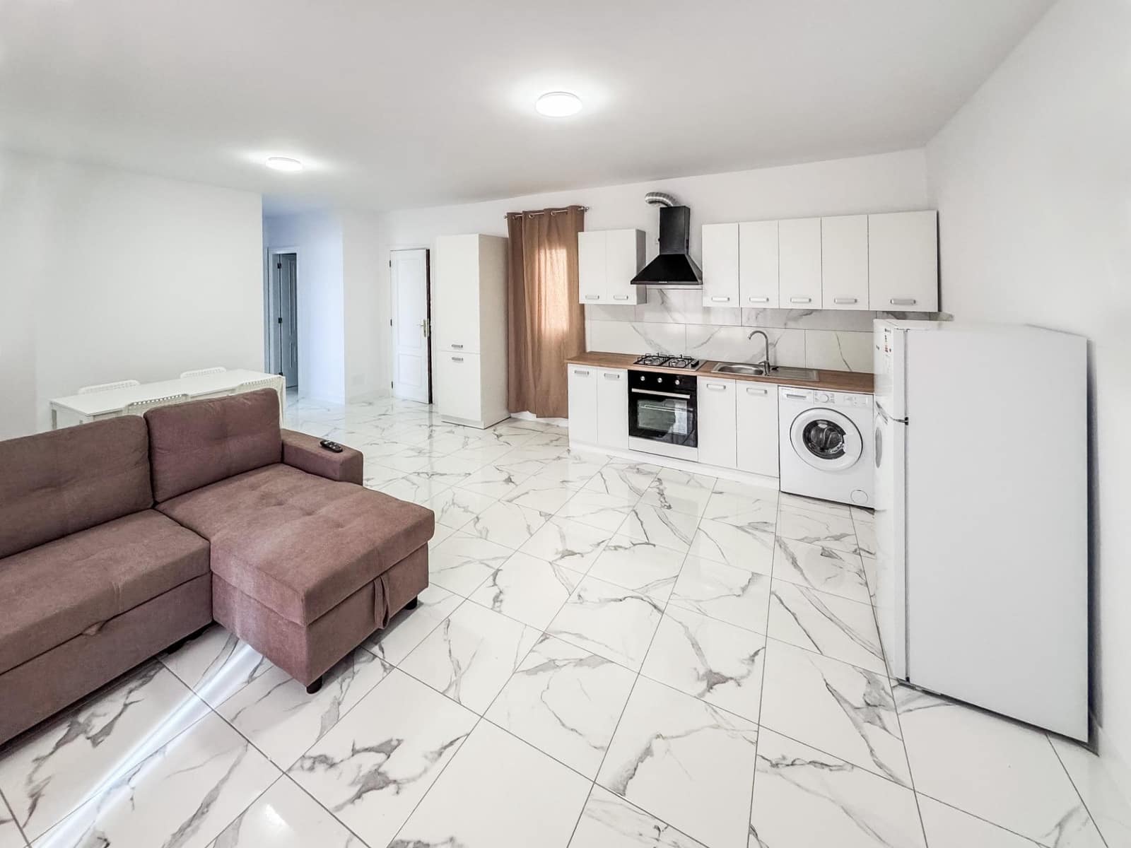 23 slaapkamer Commercieel te koop in Guargacho met garage - € 1.535.000 (Ref: 9743150)