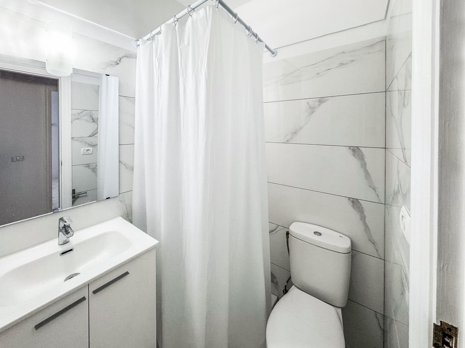 23 slaapkamer Commercieel te koop in Guargacho met garage - € 1.535.000 (Ref: 9743150)