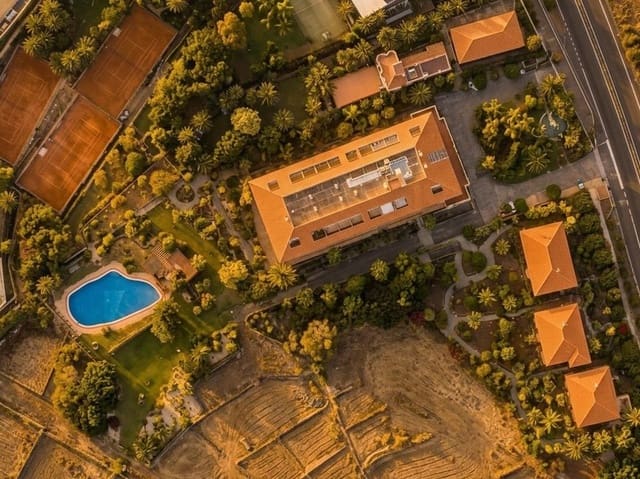 1 sypialnia Komercyjne na sprzedaż w Los Realejos z garażem - 240 000 € (Ref: 9804380)