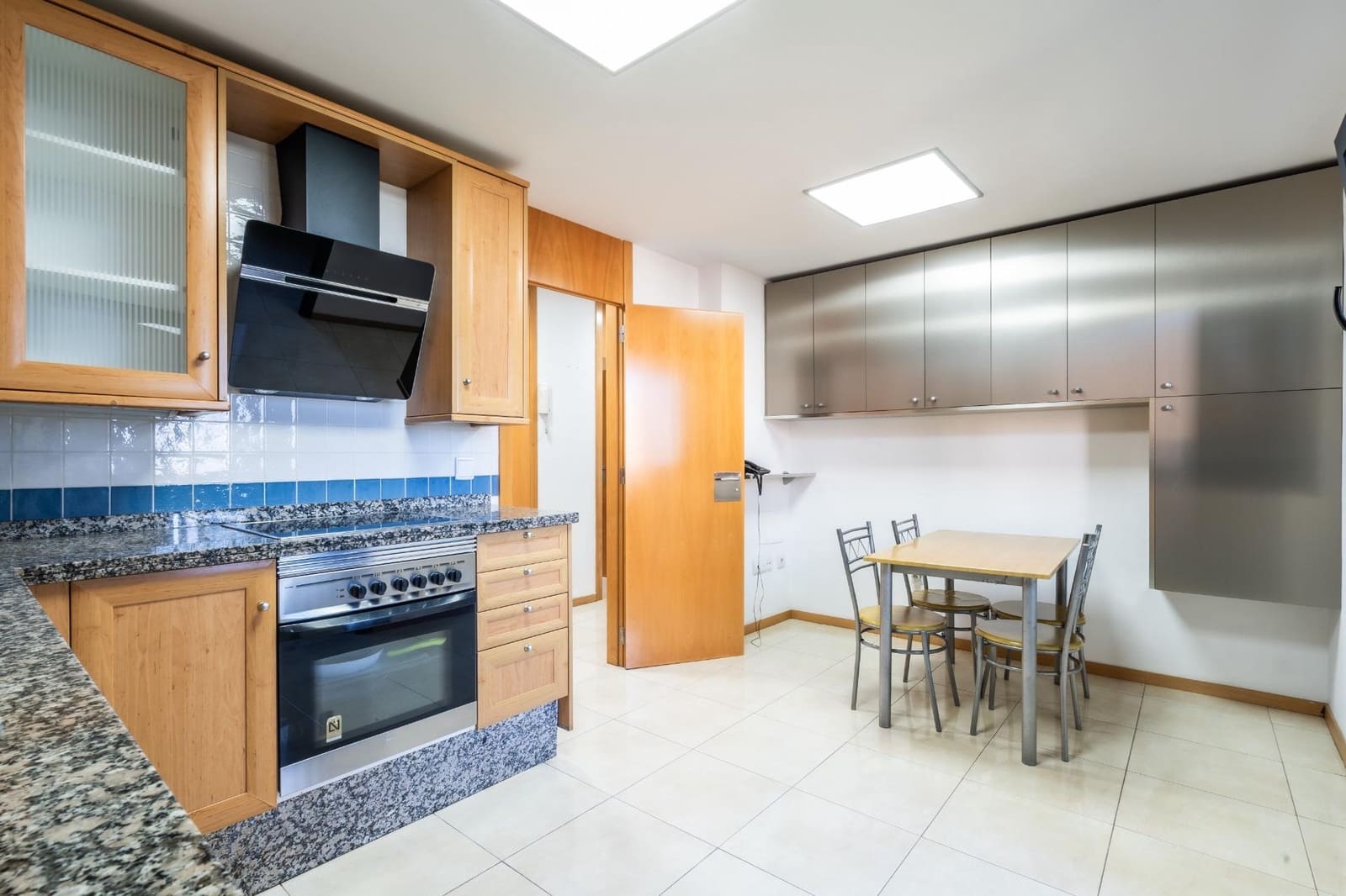 3 camera da letto Villetta a Schiera in vendita in Acoran con garage - 565.000 € (Rif: 9818303)