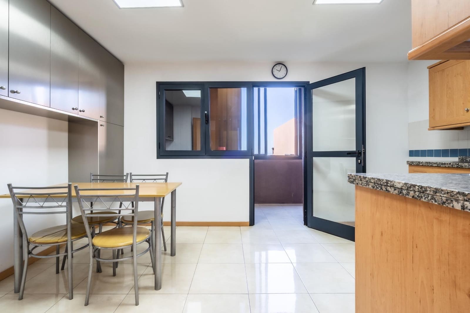 3 camera da letto Villetta a Schiera in vendita in Acoran con garage - 565.000 € (Rif: 9818303)