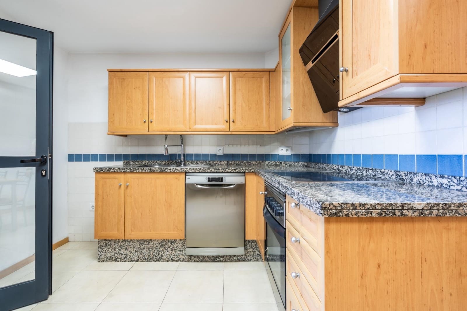 3 camera da letto Villetta a Schiera in vendita in Acoran con garage - 565.000 € (Rif: 9818303)