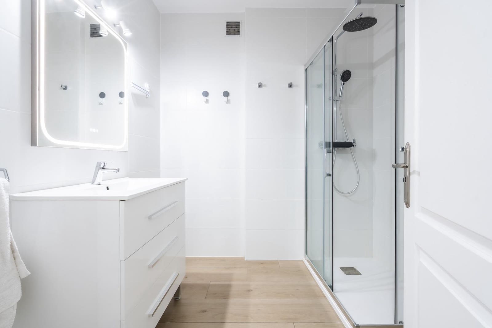 Adosado de 4 habitaciones en Adeje en venta - 589.000 € (Ref: 9833730)