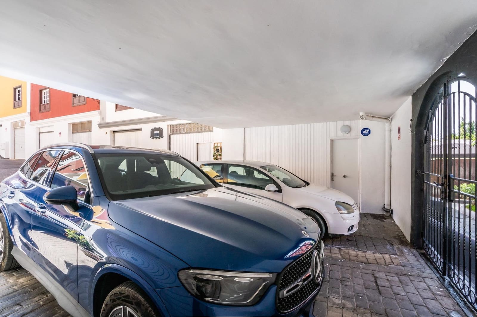 Adosado de 4 habitaciones en Adeje en venta - 589.000 € (Ref: 9833730)