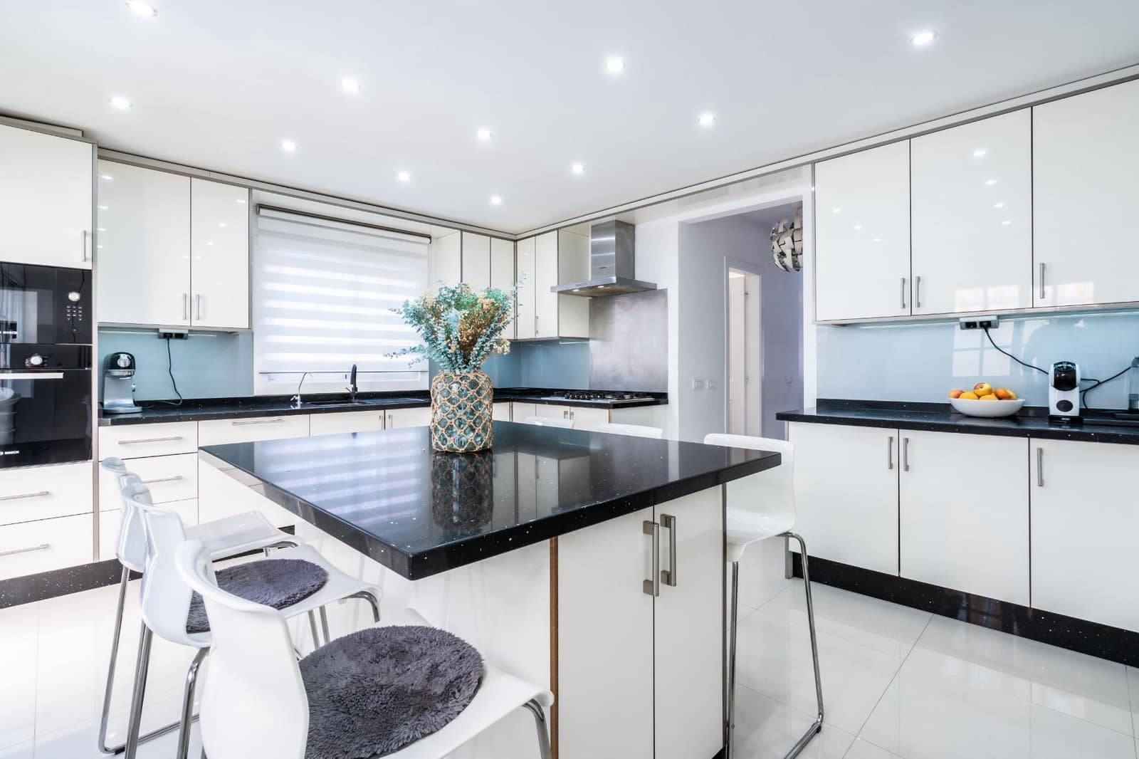 Adosado de 4 habitaciones en Adeje en venta - 589.000 € (Ref: 9833730)
