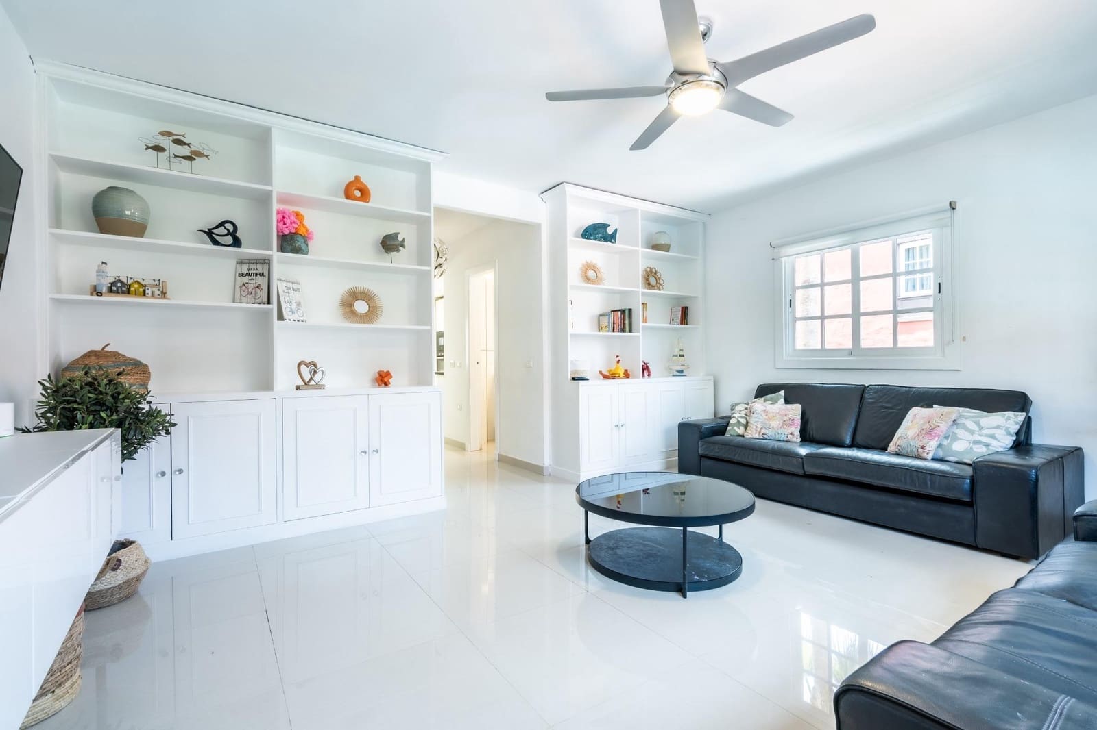 Adosado de 4 habitaciones en Adeje en venta - 589.000 € (Ref: 9833730)