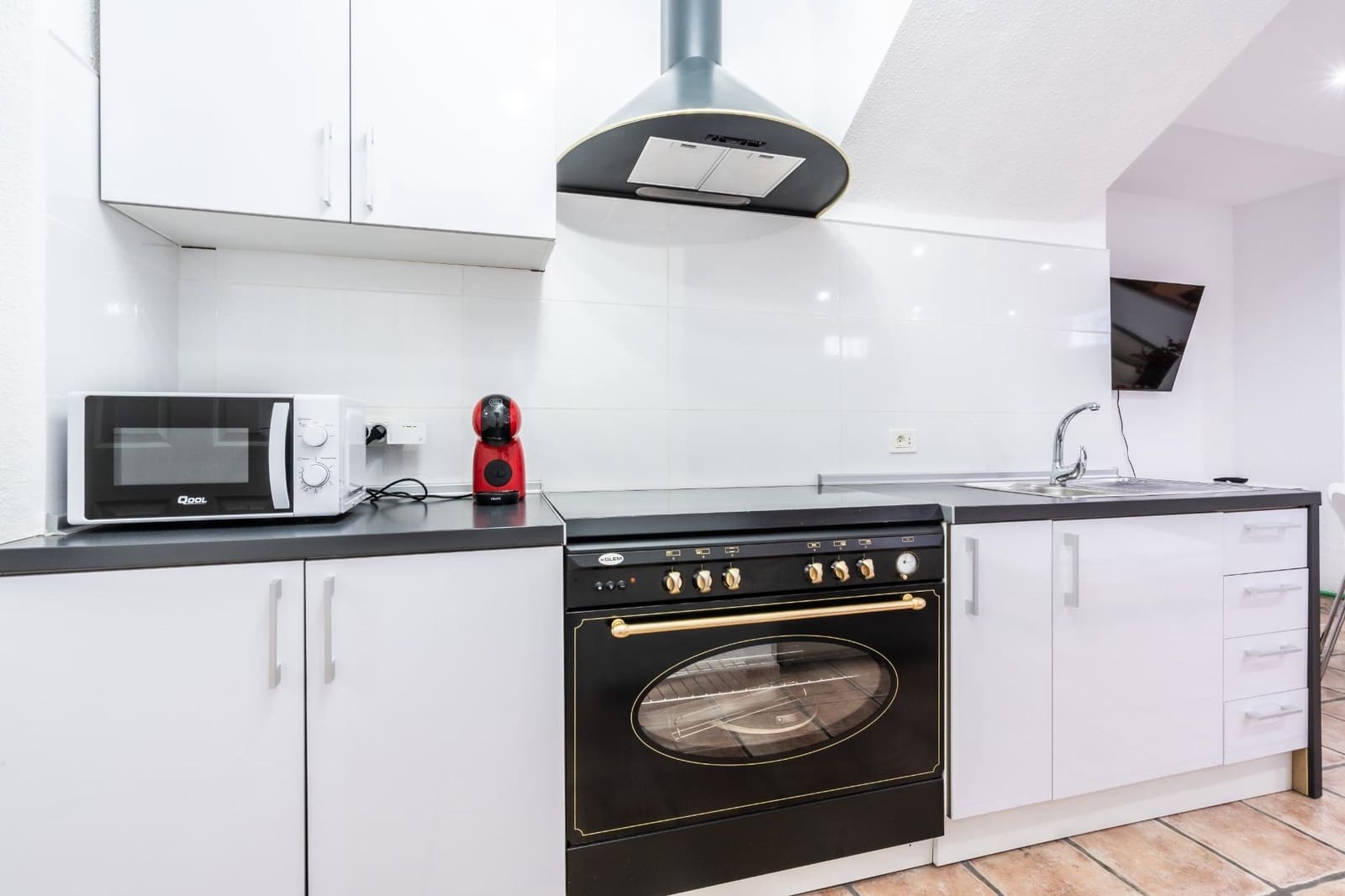 Adosado de 4 habitaciones en Adeje en venta - 589.000 € (Ref: 9833730)