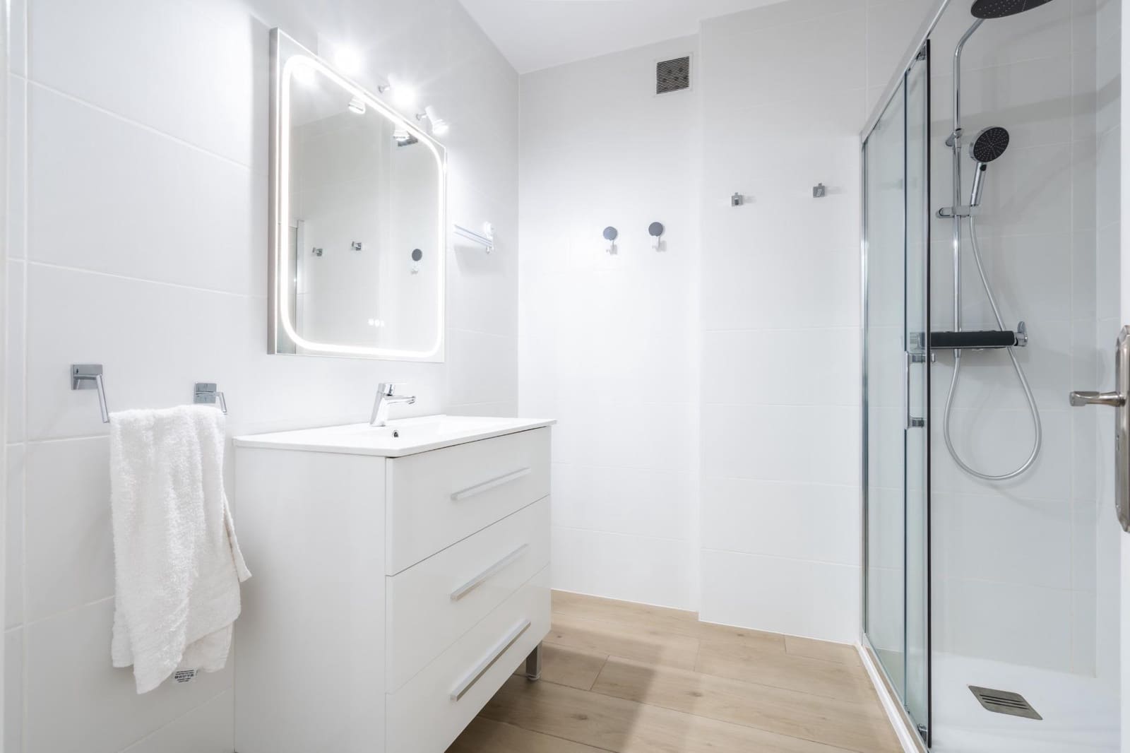 Adosado de 4 habitaciones en Adeje en venta - 589.000 € (Ref: 9833730)