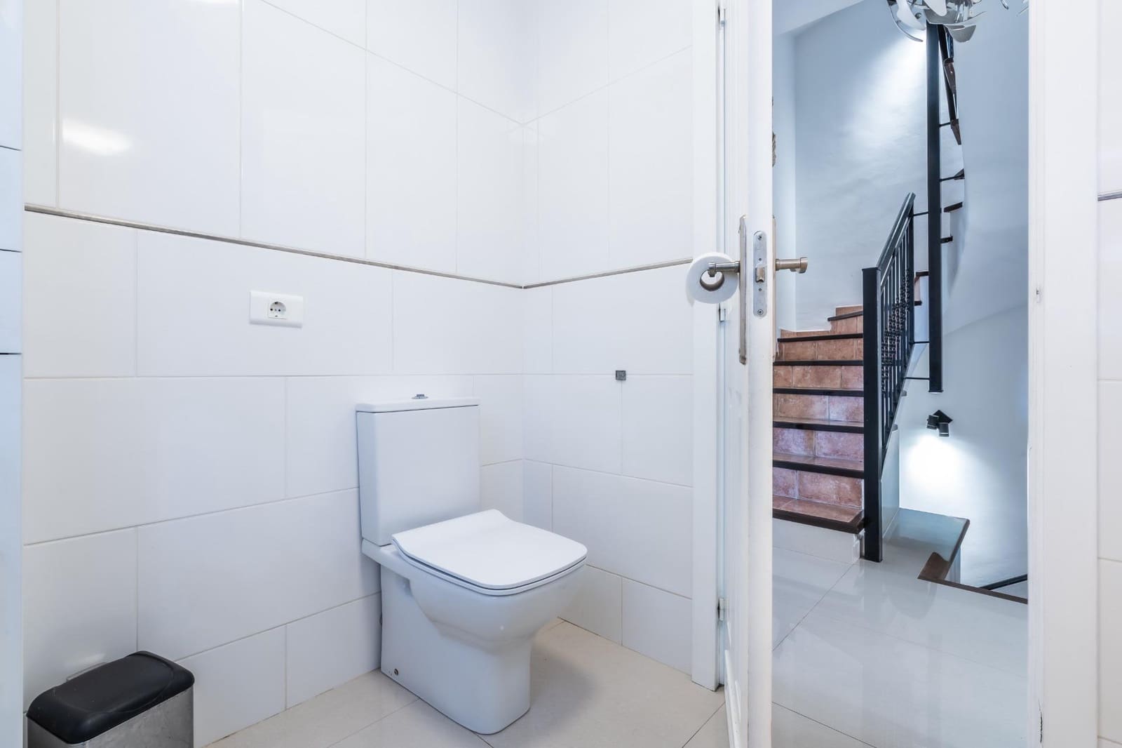 Adosado de 4 habitaciones en Adeje en venta - 589.000 € (Ref: 9833730)