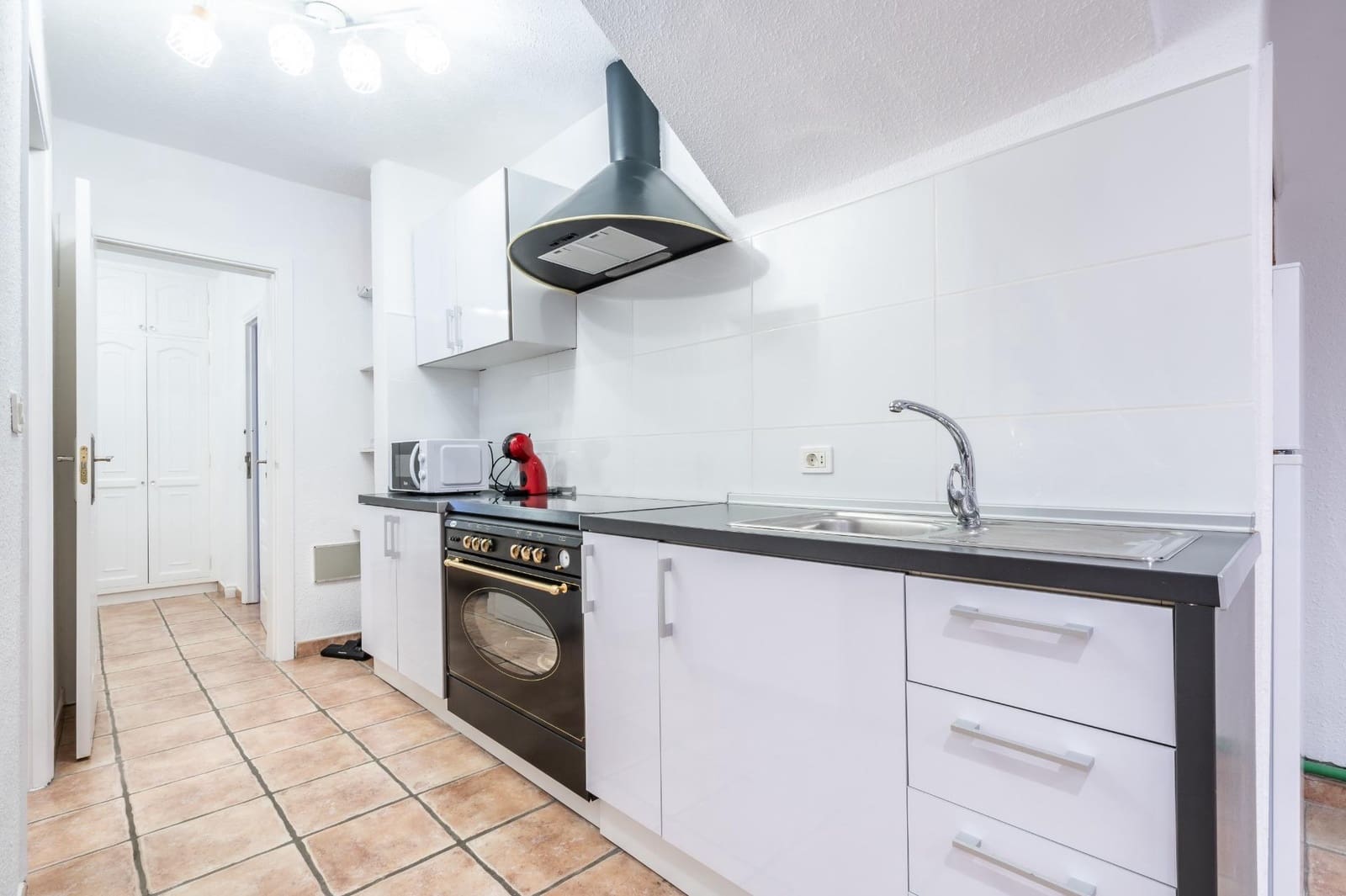 Adosado de 4 habitaciones en Adeje en venta - 589.000 € (Ref: 9833730)