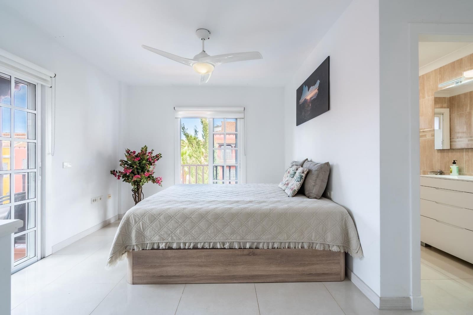 Adosado de 4 habitaciones en Adeje en venta - 589.000 € (Ref: 9833730)