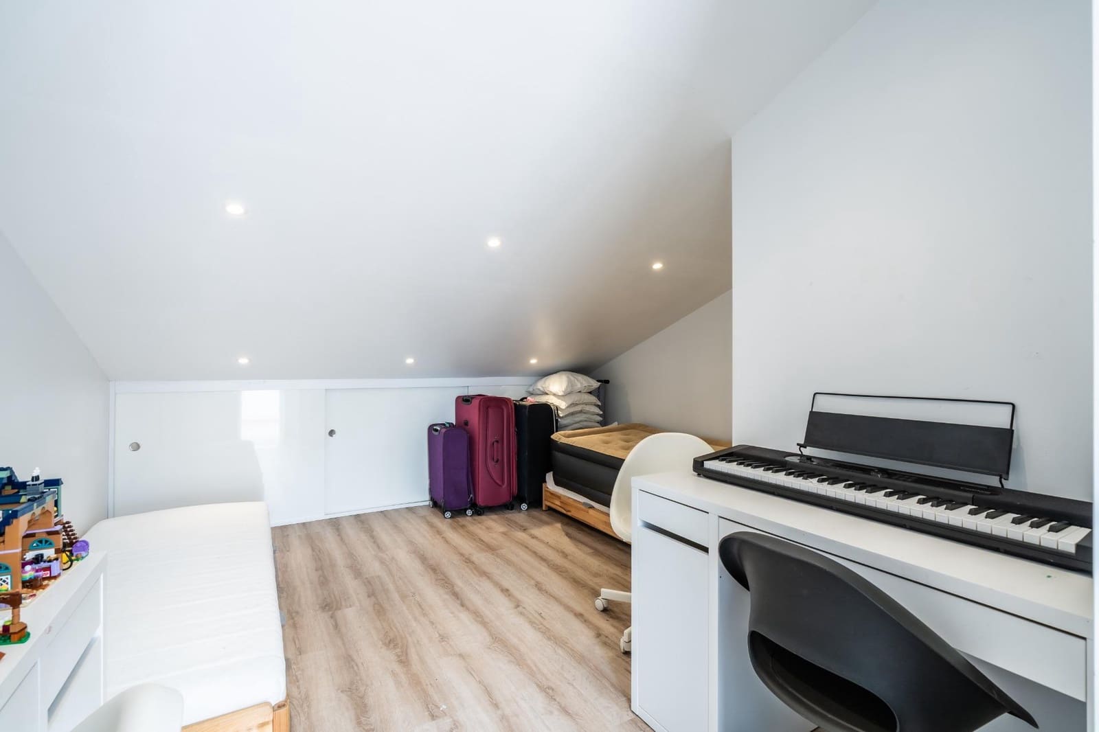 Adosado de 4 habitaciones en Adeje en venta - 589.000 € (Ref: 9833730)