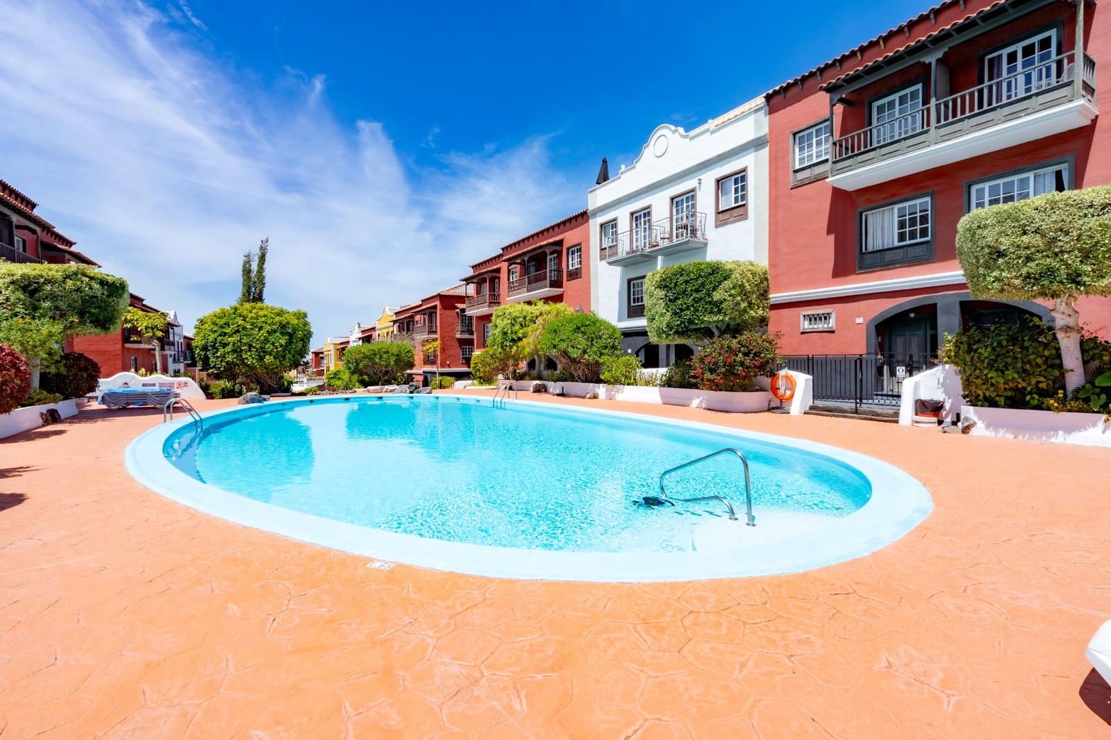 Adosado de 4 habitaciones en Adeje en venta - 589.000 € (Ref: 9833730)