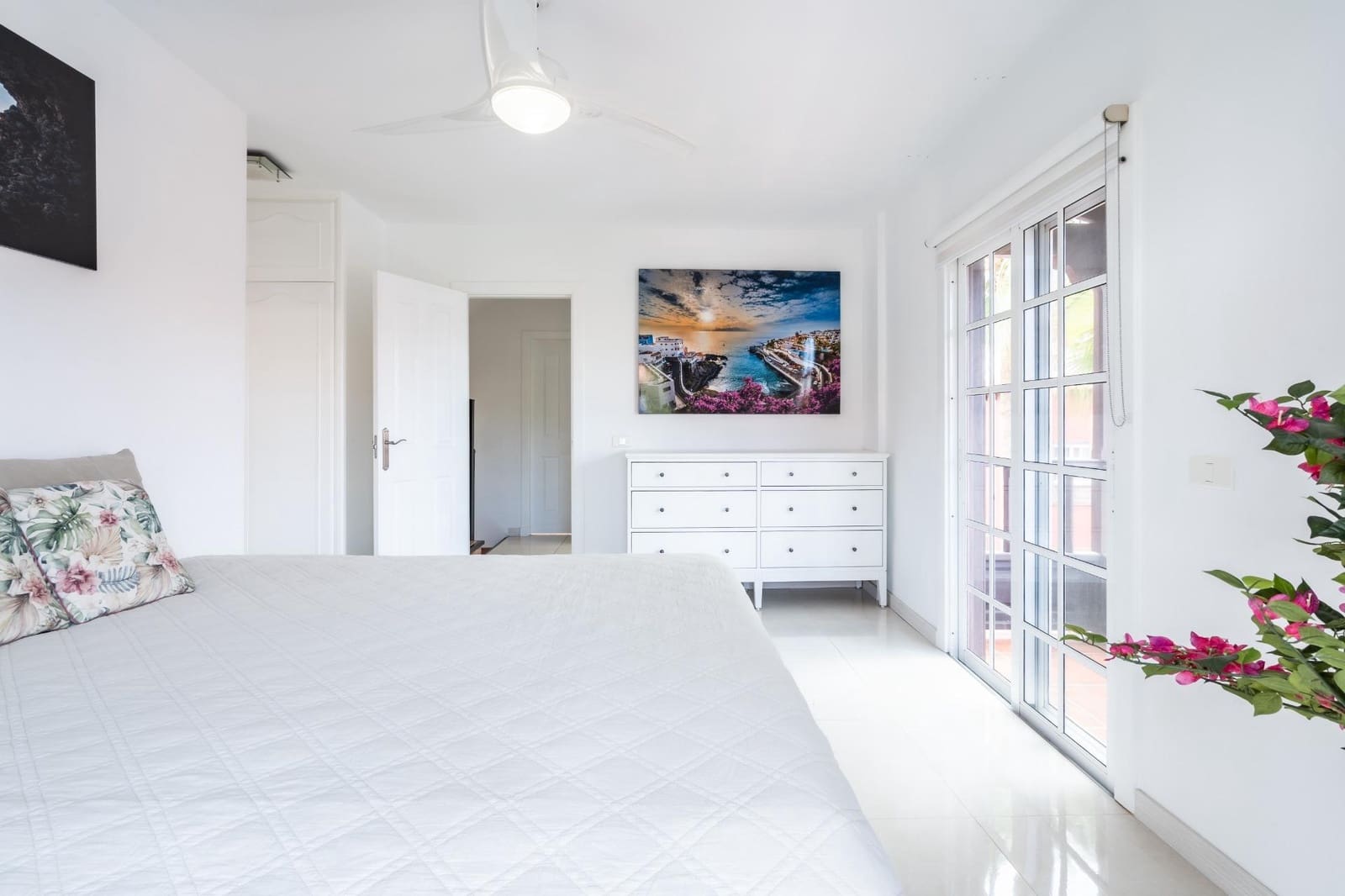 Adosado de 4 habitaciones en Adeje en venta - 589.000 € (Ref: 9833730)