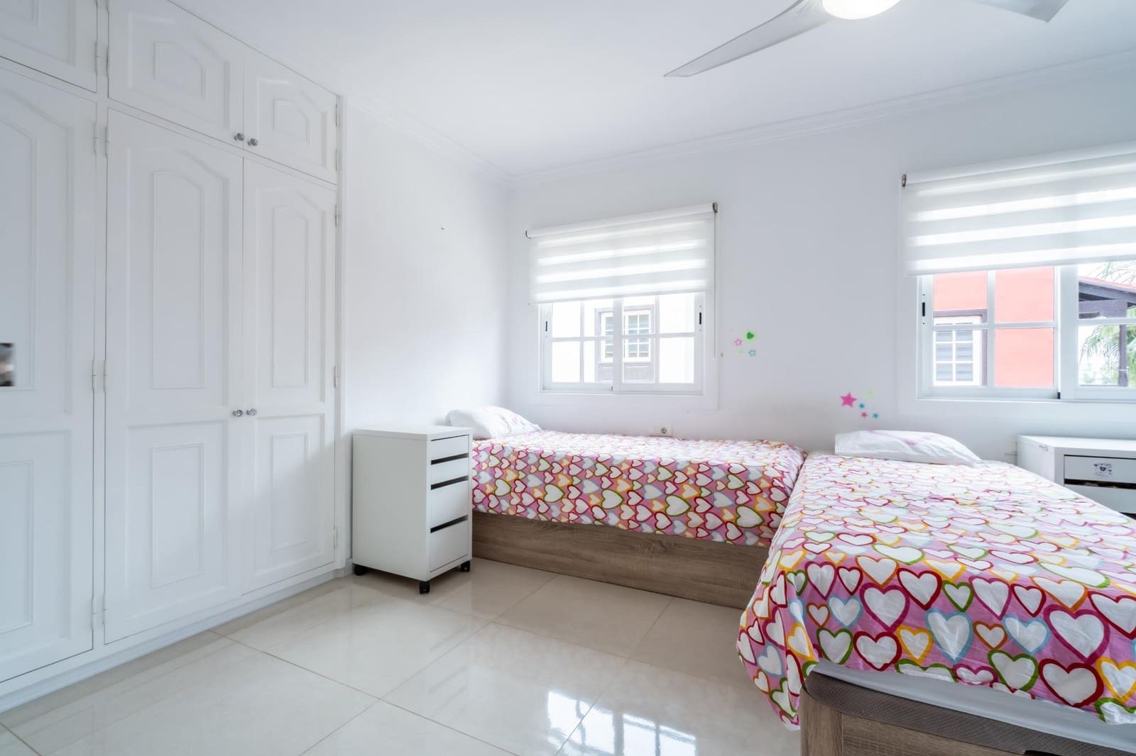 Adosado de 4 habitaciones en Adeje en venta - 589.000 € (Ref: 9833730)