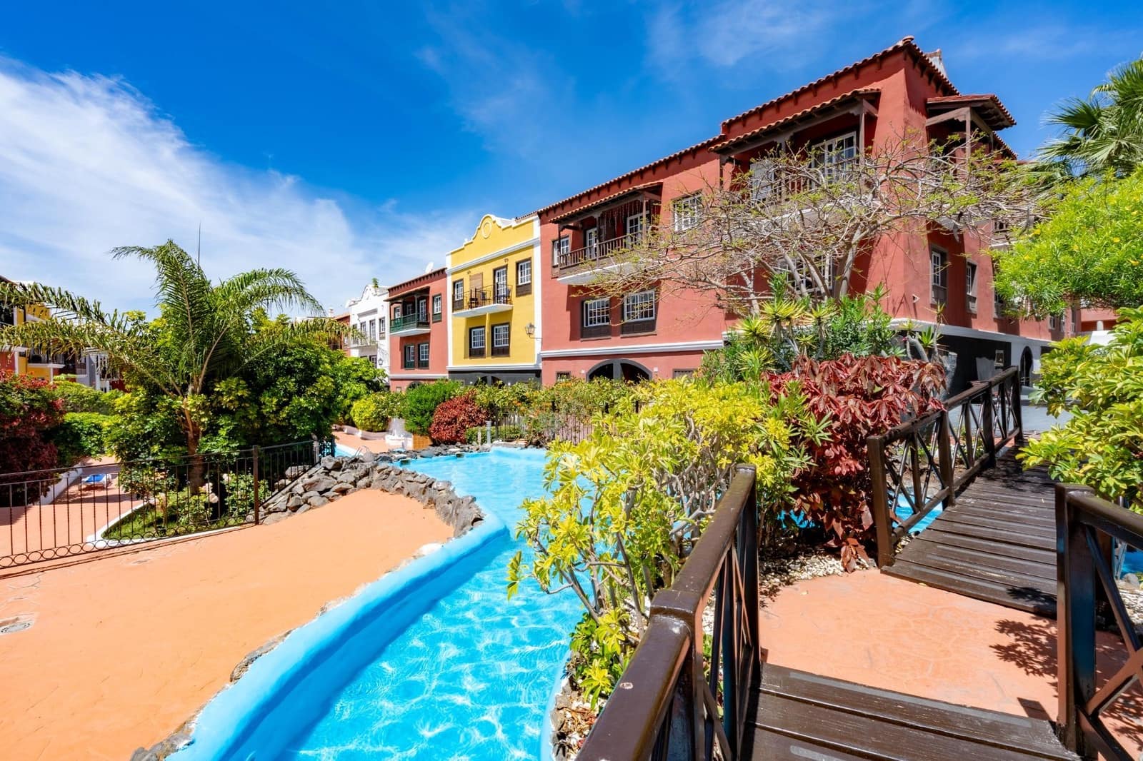 Adosado de 4 habitaciones en Adeje en venta - 589.000 € (Ref: 9833730)