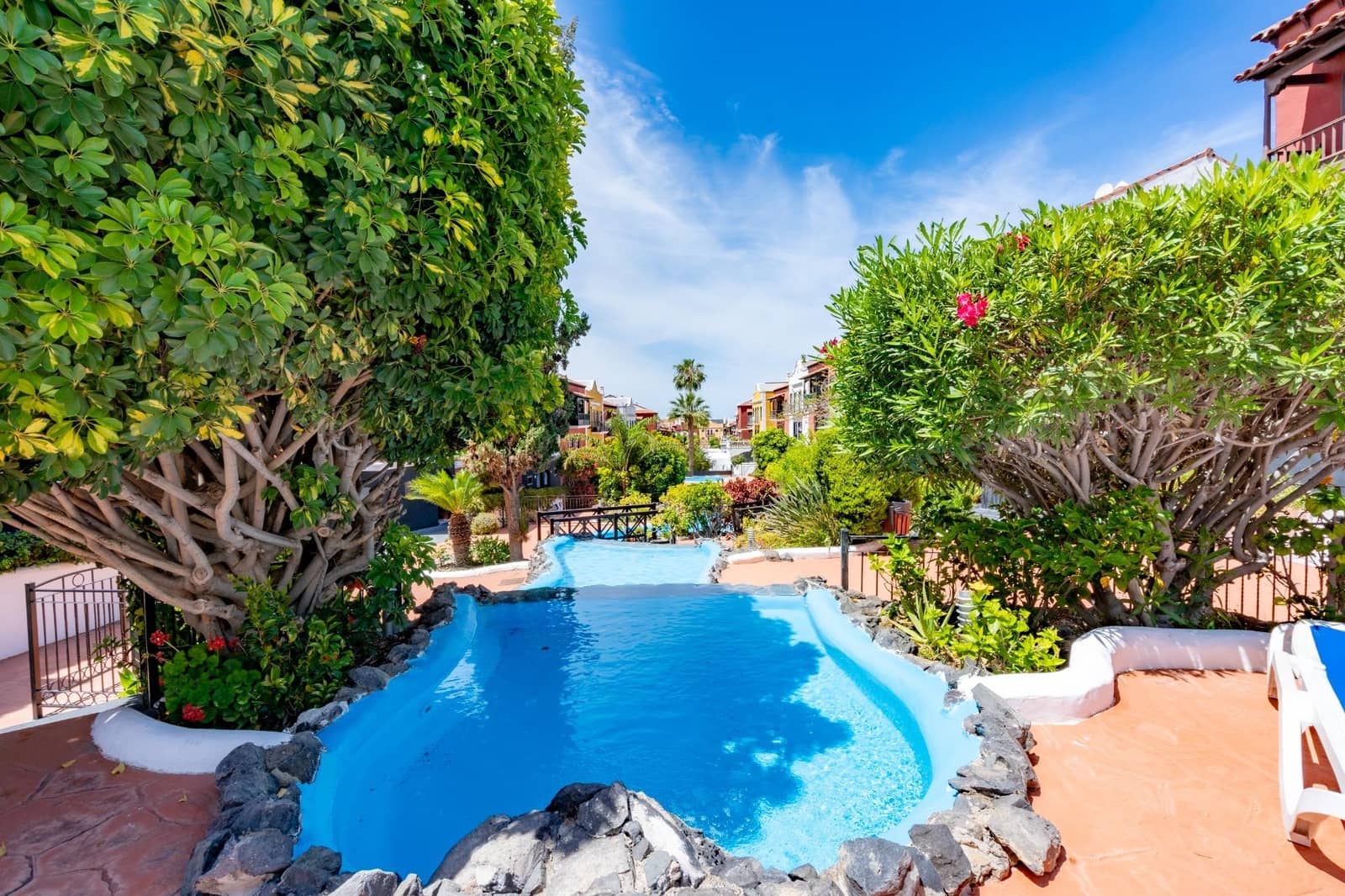 Adosado de 4 habitaciones en Adeje en venta - 589.000 € (Ref: 9833730)