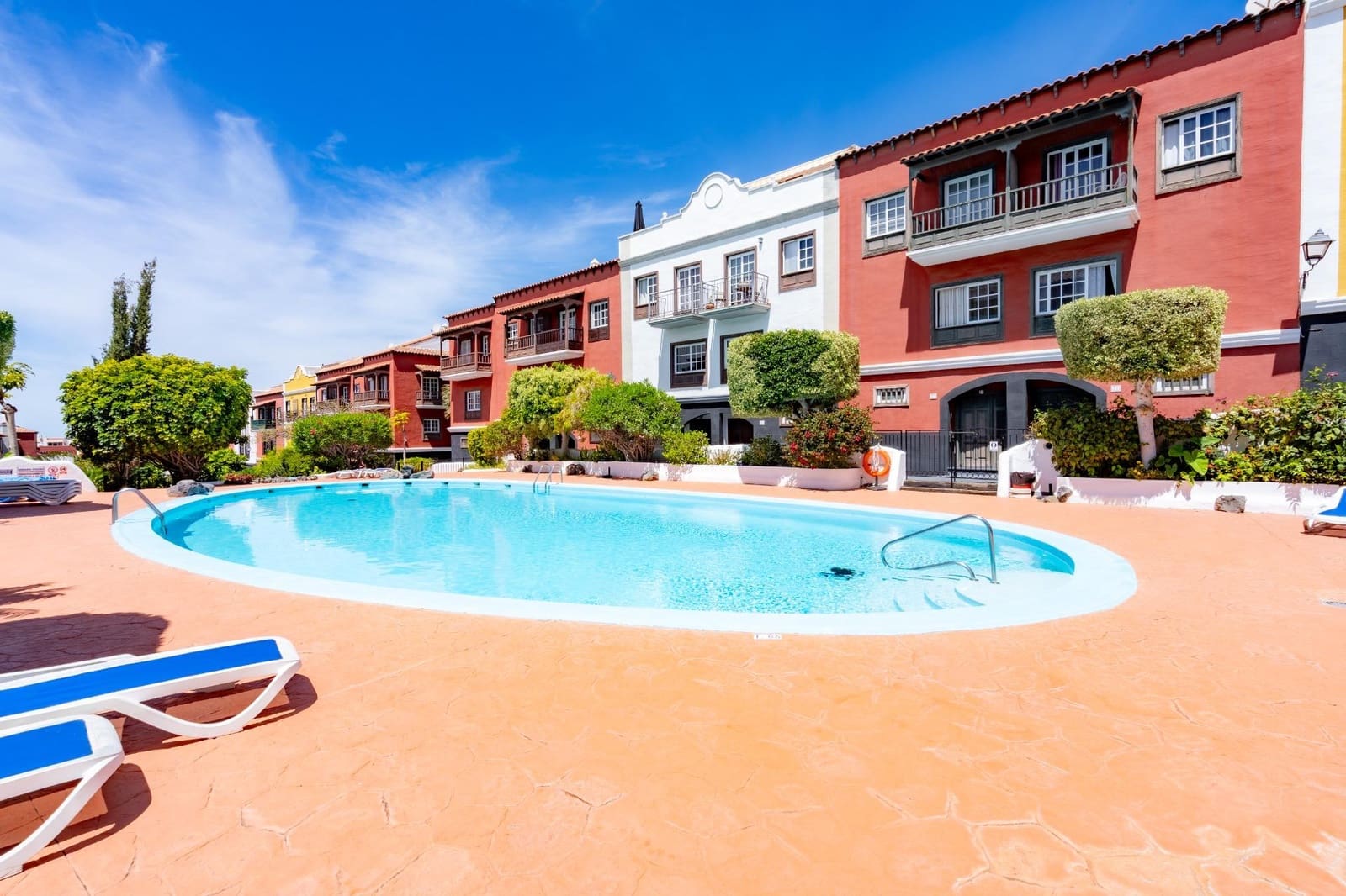Adosado de 4 habitaciones en Adeje en venta - 589.000 € (Ref: 9833730)