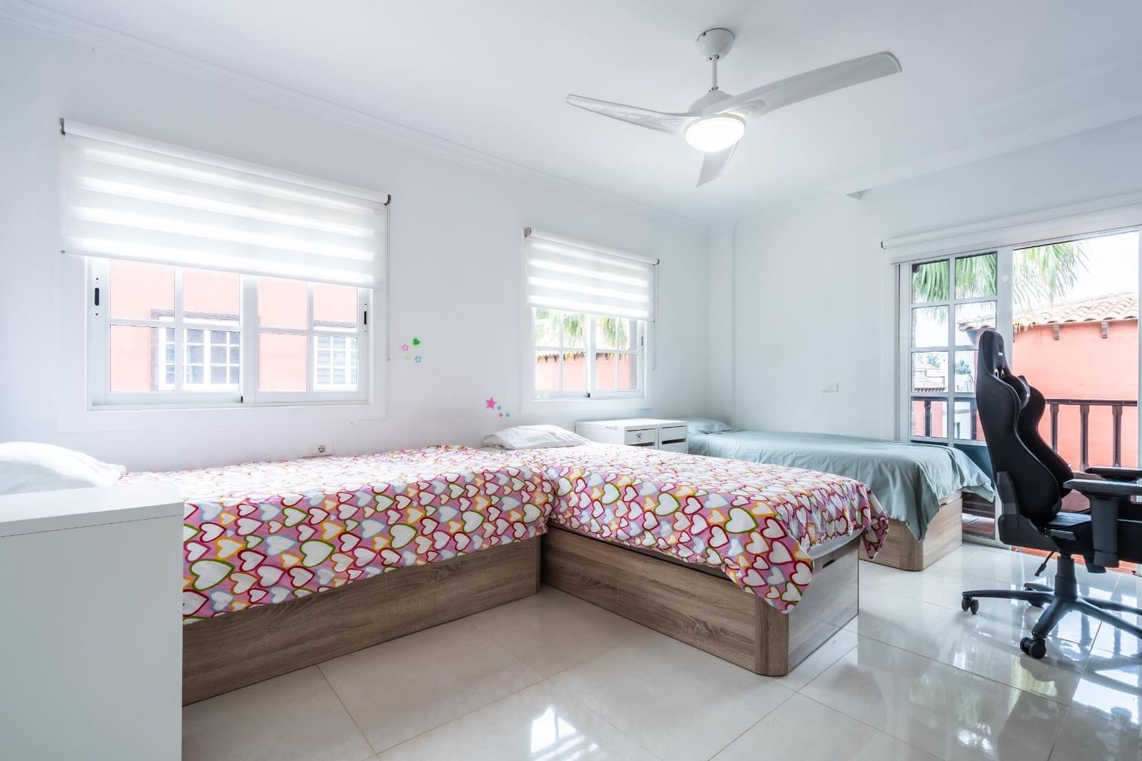 Adosado de 4 habitaciones en Adeje en venta - 589.000 € (Ref: 9833730)
