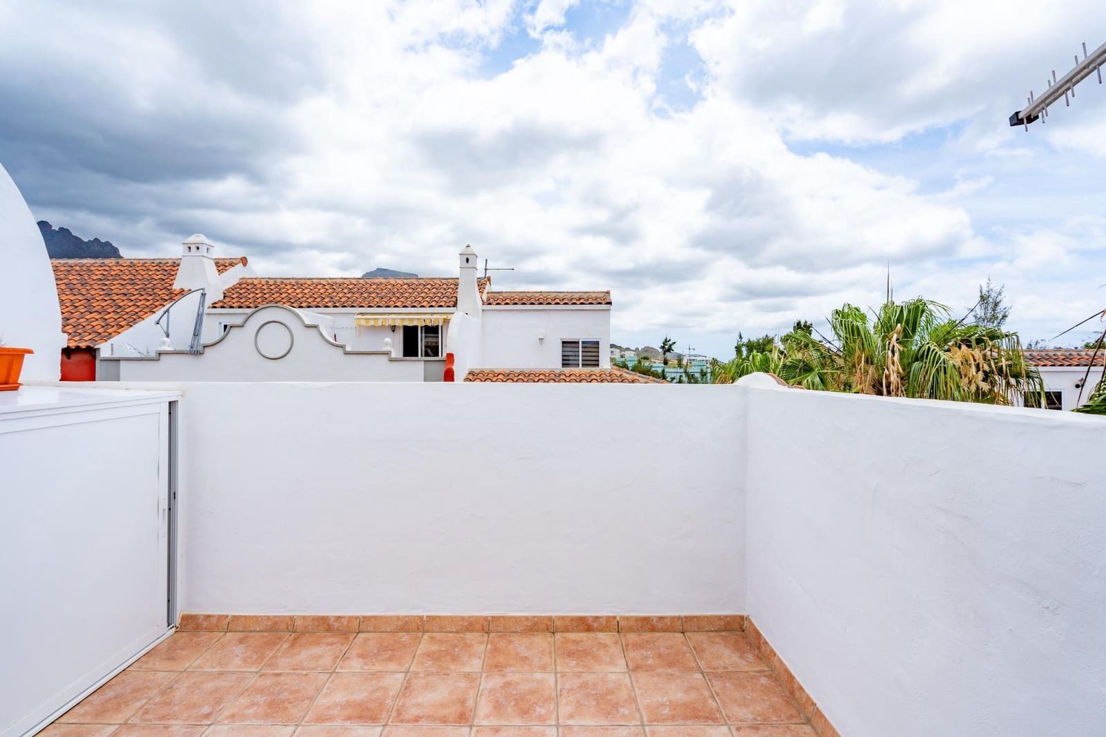 Adosado de 4 habitaciones en Adeje en venta - 589.000 € (Ref: 9833730)