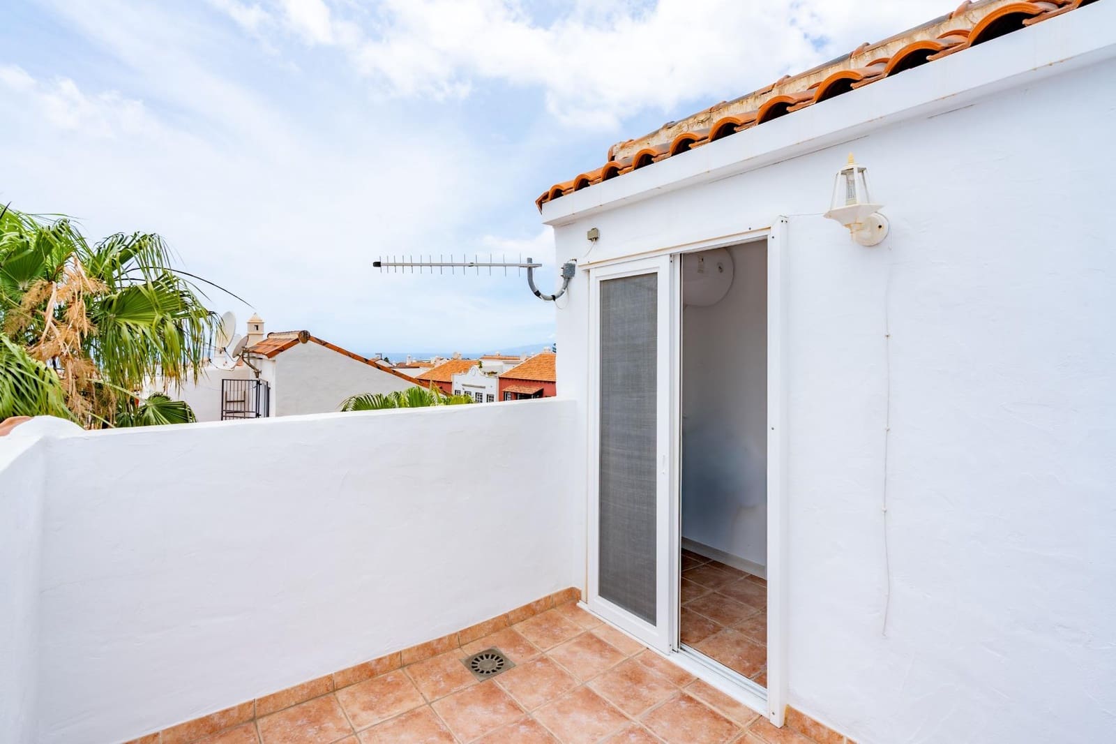 Adosado de 4 habitaciones en Adeje en venta - 589.000 € (Ref: 9833730)