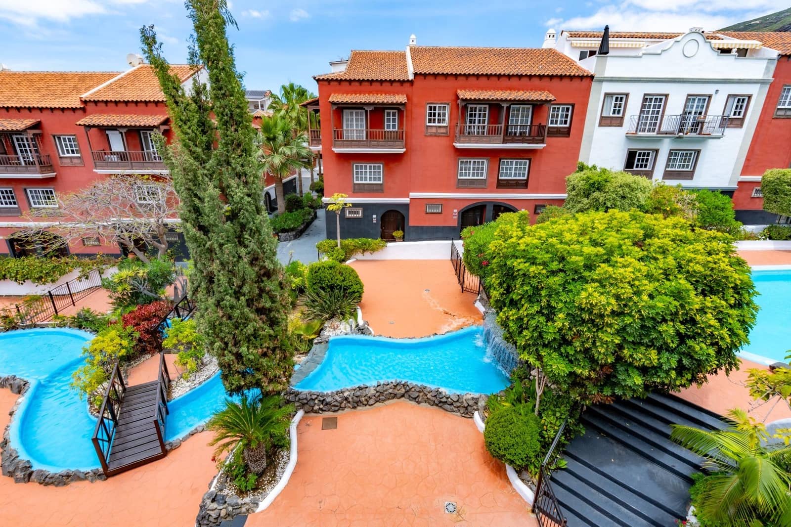 Adosado de 4 habitaciones en Adeje en venta - 589.000 € (Ref: 9833730)