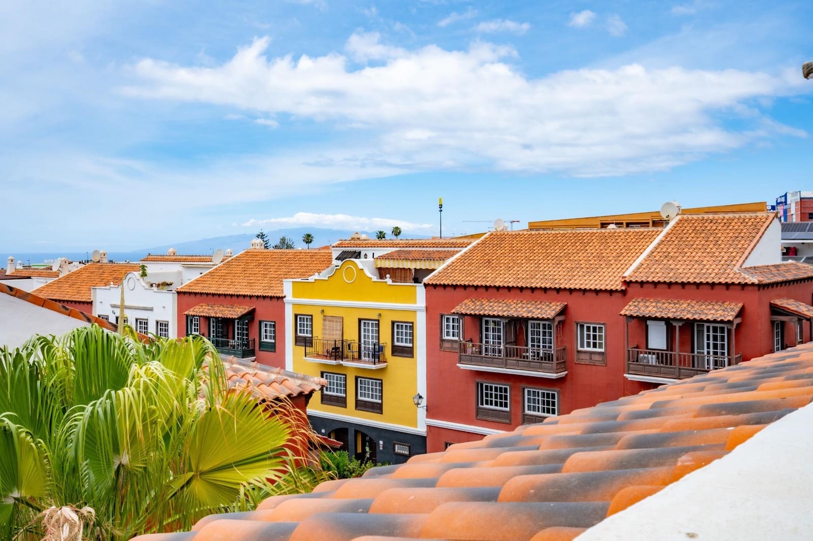 Adosado de 4 habitaciones en Adeje en venta - 589.000 € (Ref: 9833730)